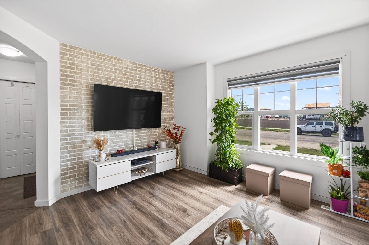 318 Teasdale Drive — photo 4