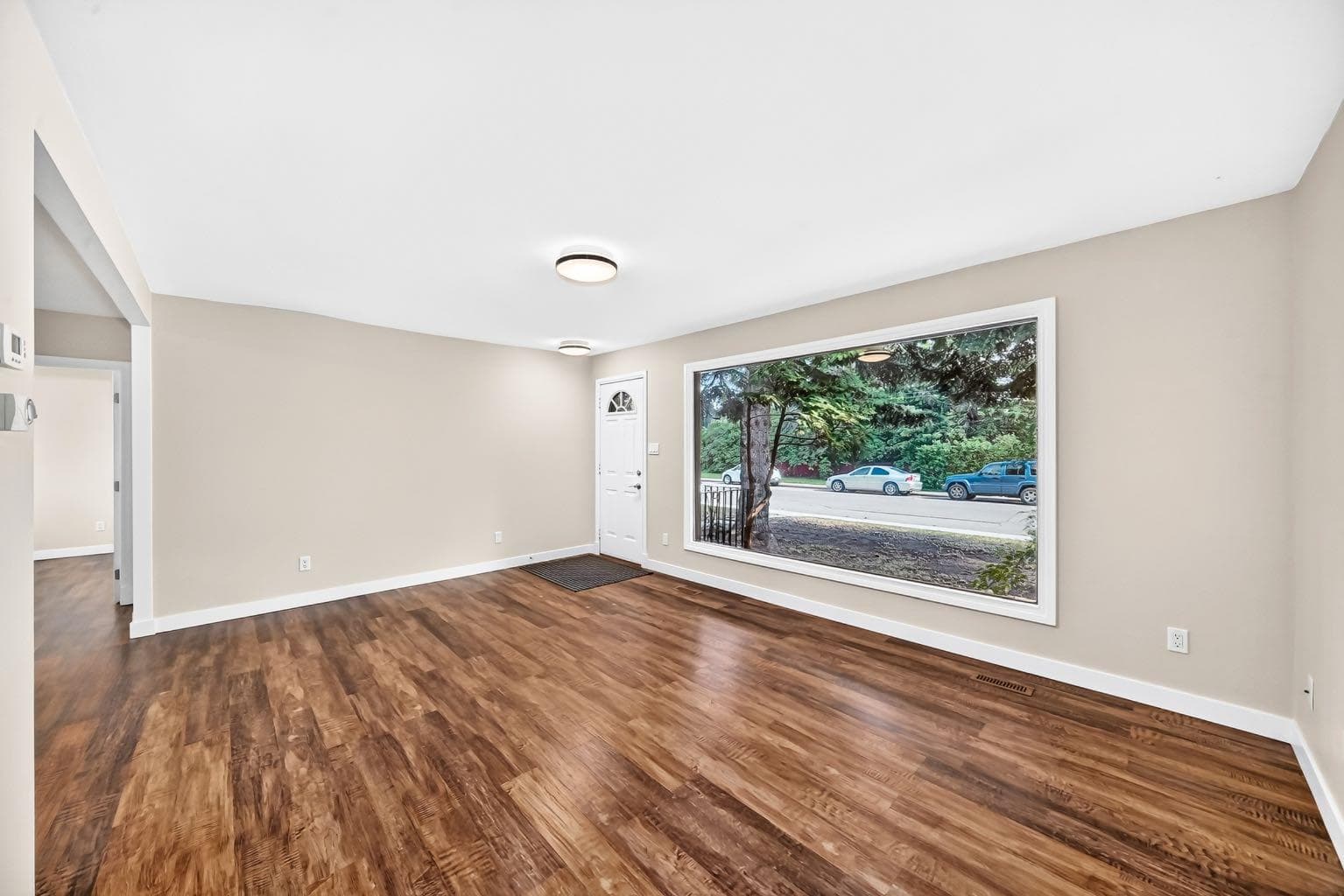 6012 33 Avenue NW — photo 5