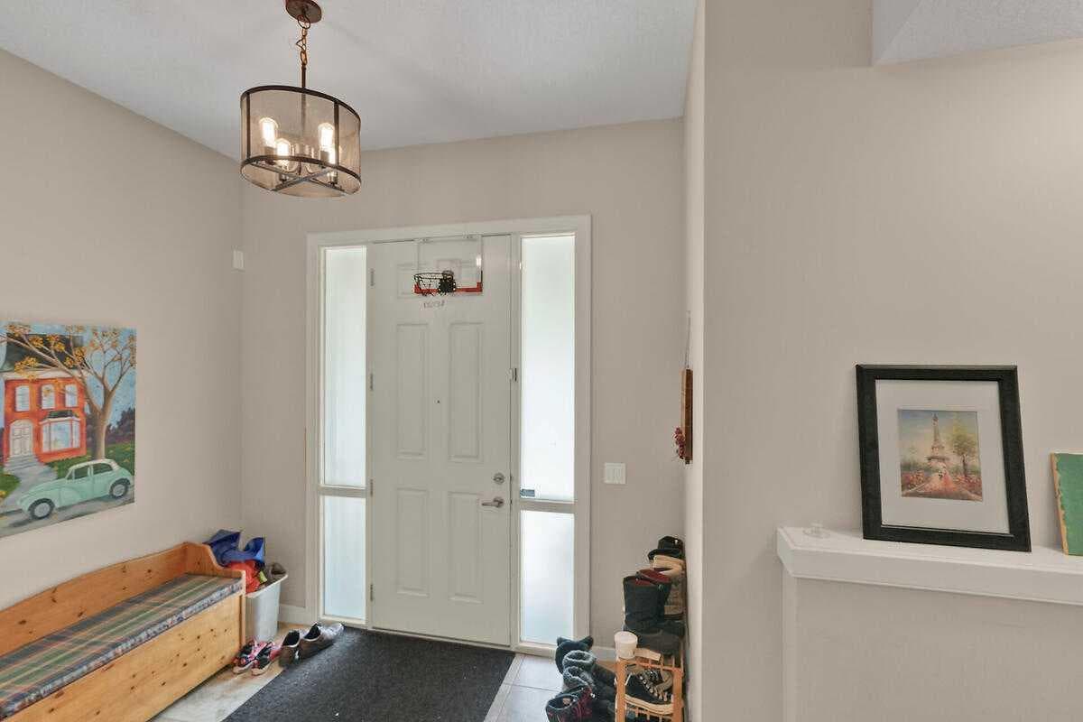 518 Mahogany Manor SE — photo 3