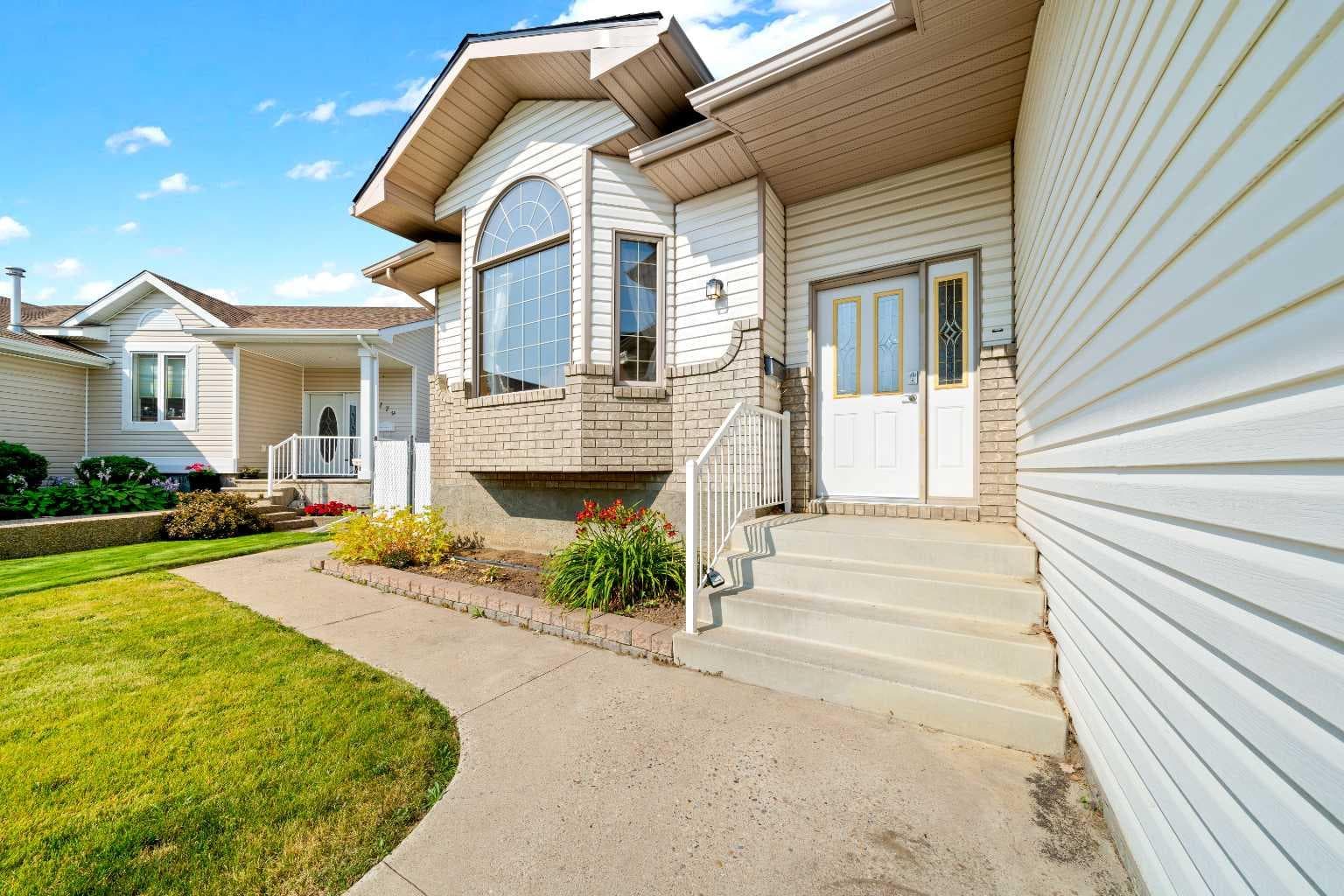 175 Stanfield Way SE — photo 4