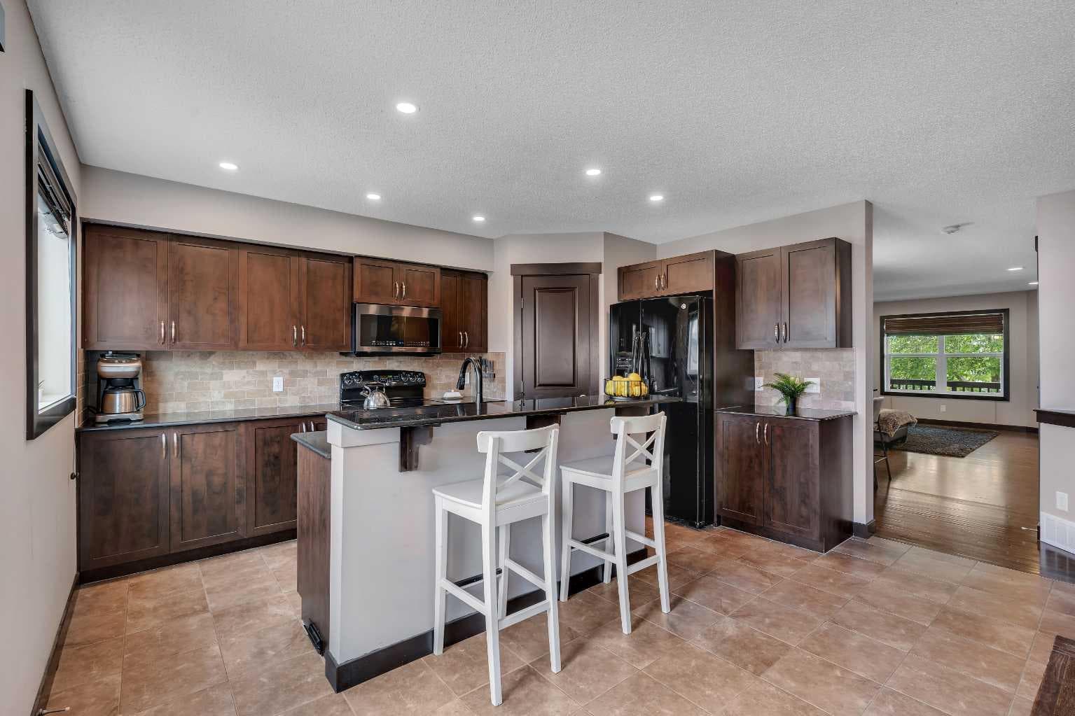 91 Panora Square NW — photo 4