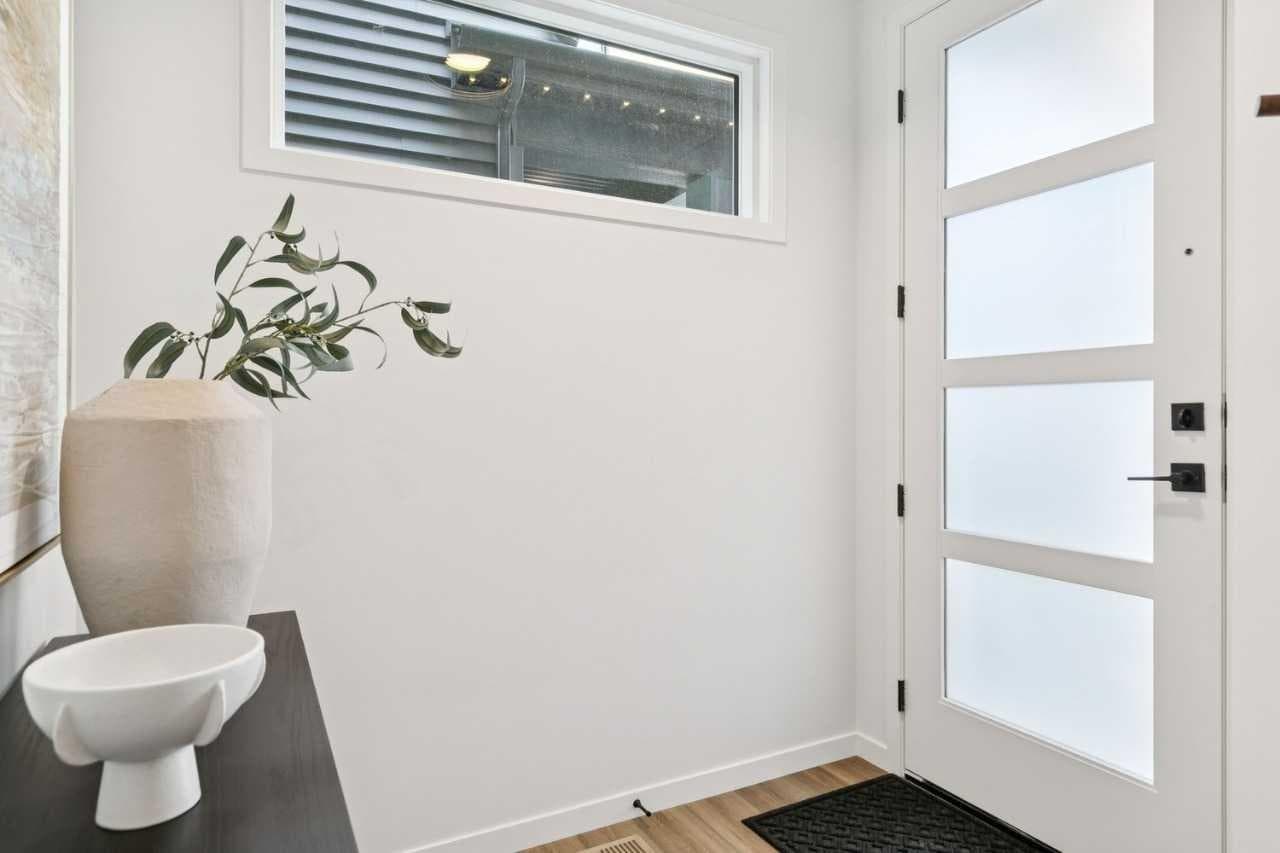 27 Belmont Place SW — photo 3
