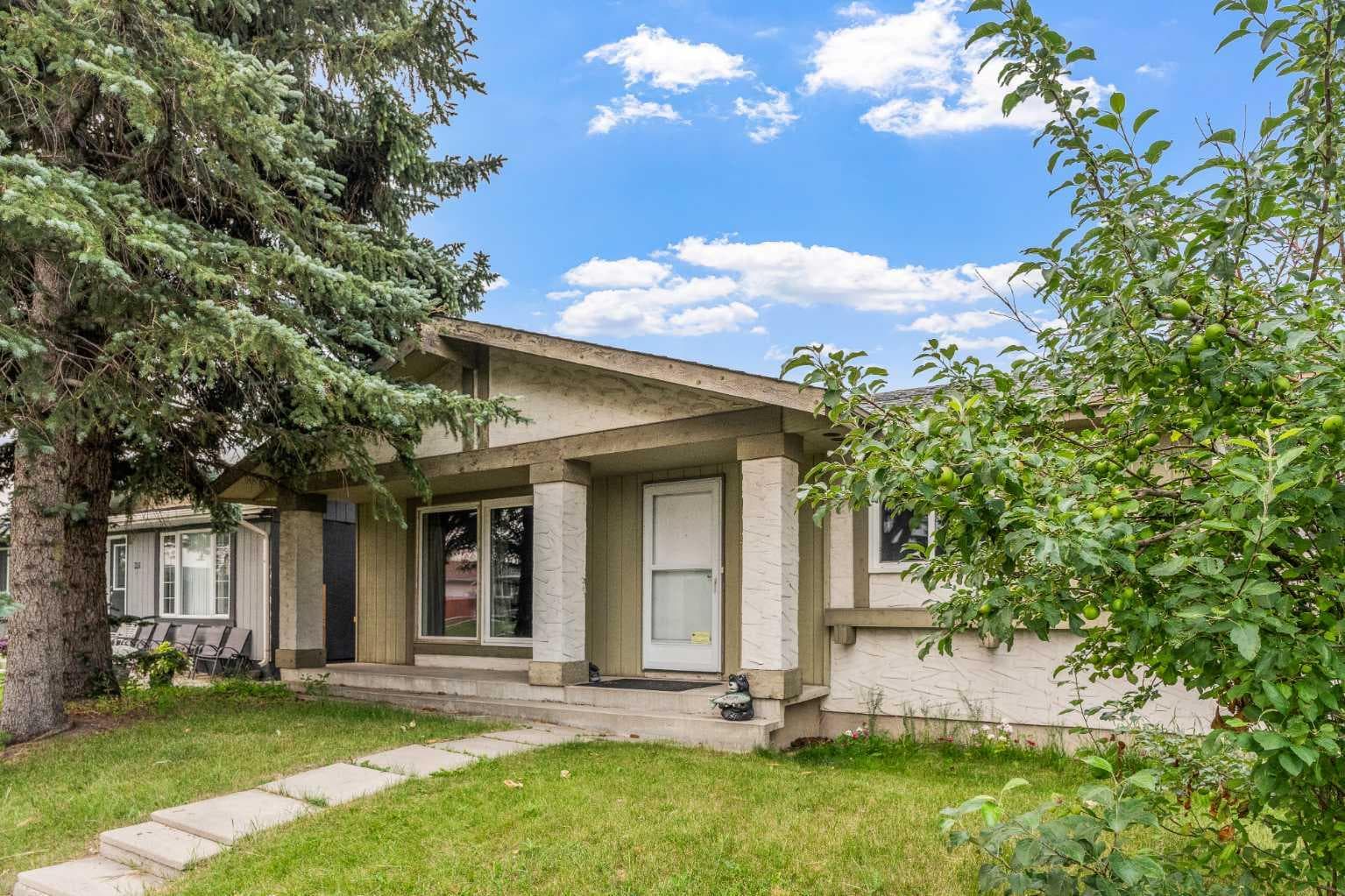 227 Manora Crescent NE — photo 5