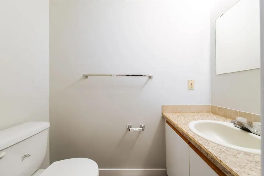 32 Holmes Street — photo 3