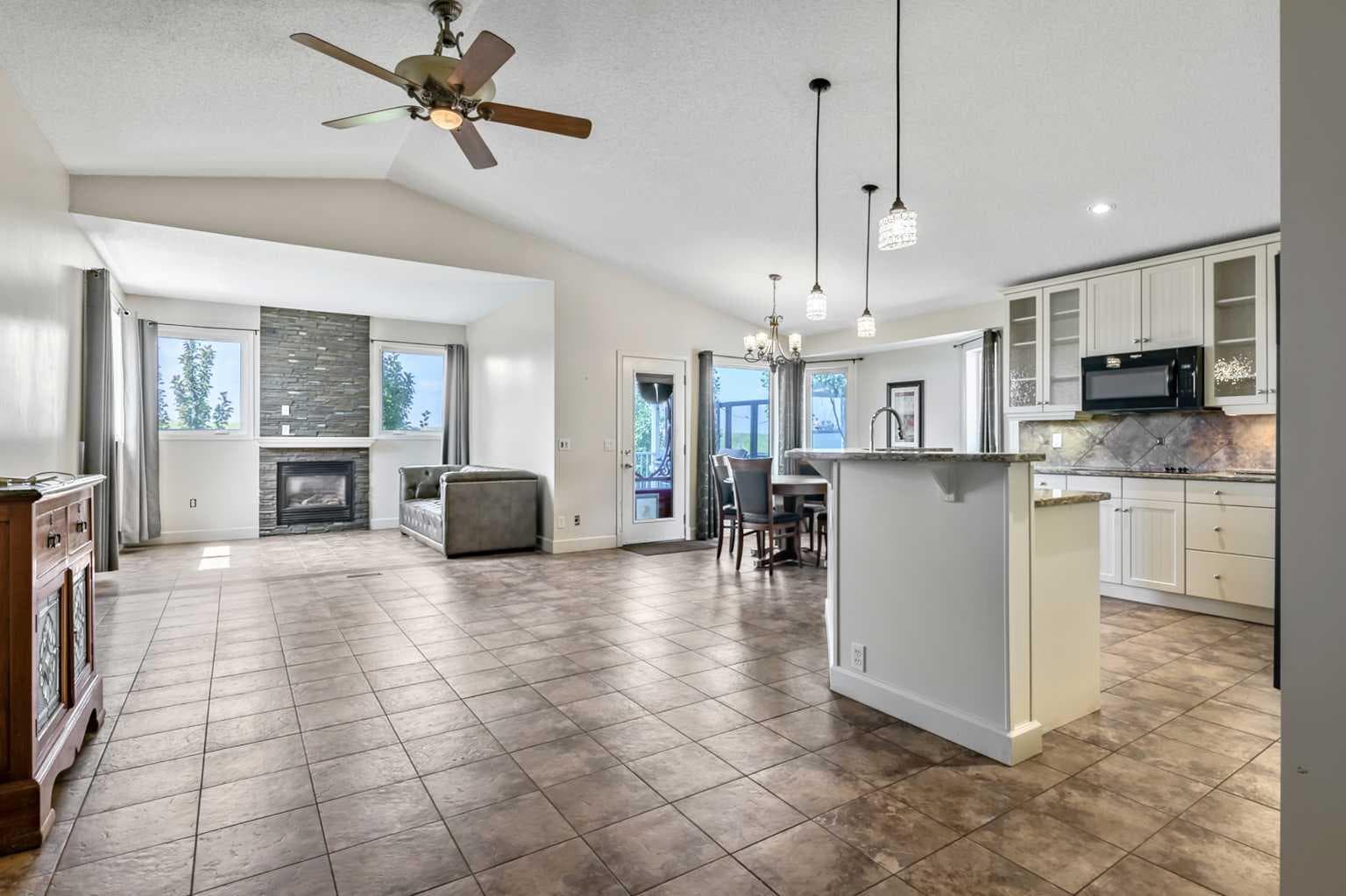 443 Riverside Green NW — photo 4