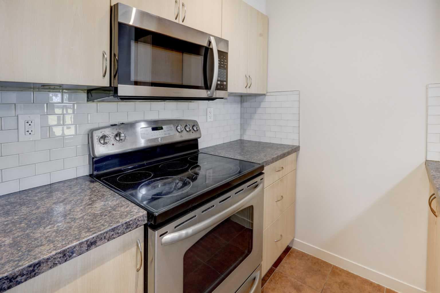 1204, 604 East Lake Boulevard NE — photo 4
