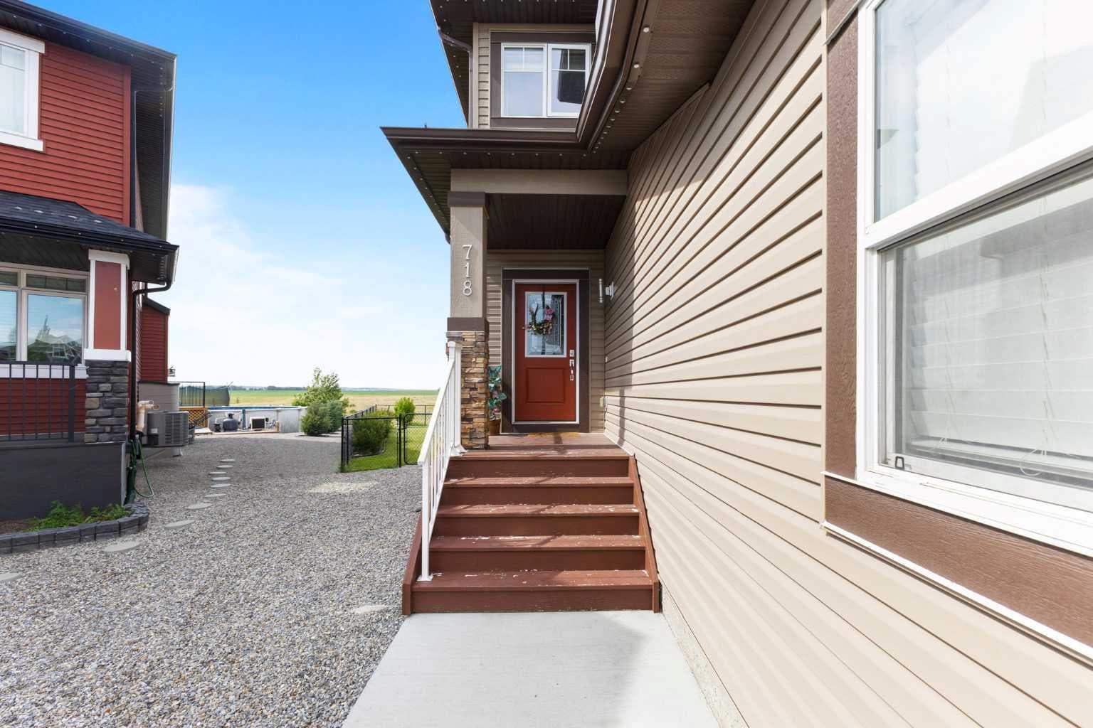 718 Hampshire Cove NE — photo 4