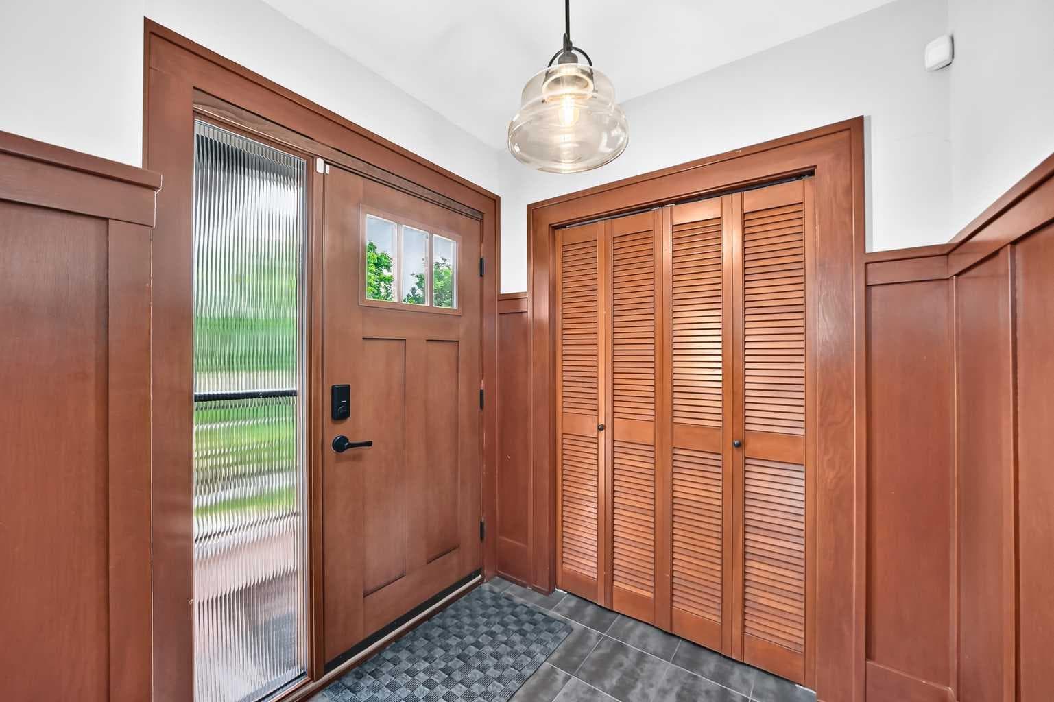226 Superior Avenue SW — photo 4