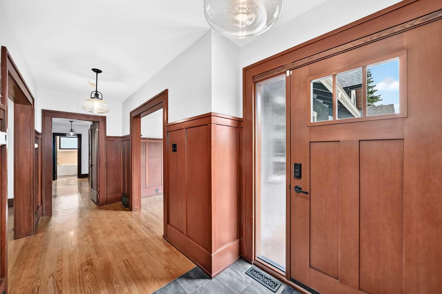 226 Superior Avenue SW — photo 5