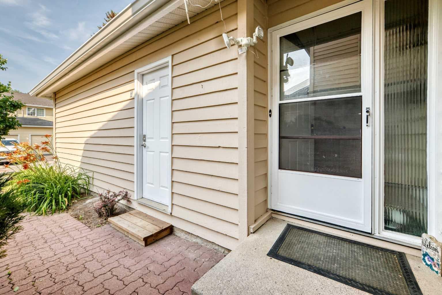 371 Point Mckay Gardens NW — photo 2