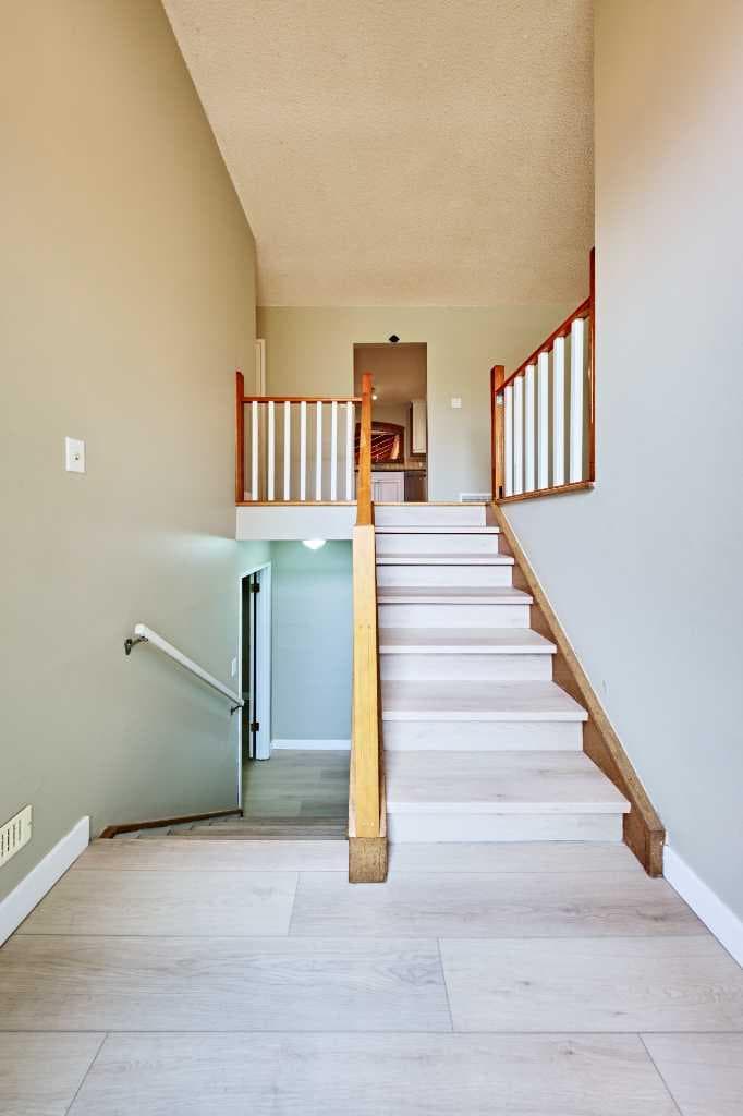 4820 49 Avenue NW — photo 4