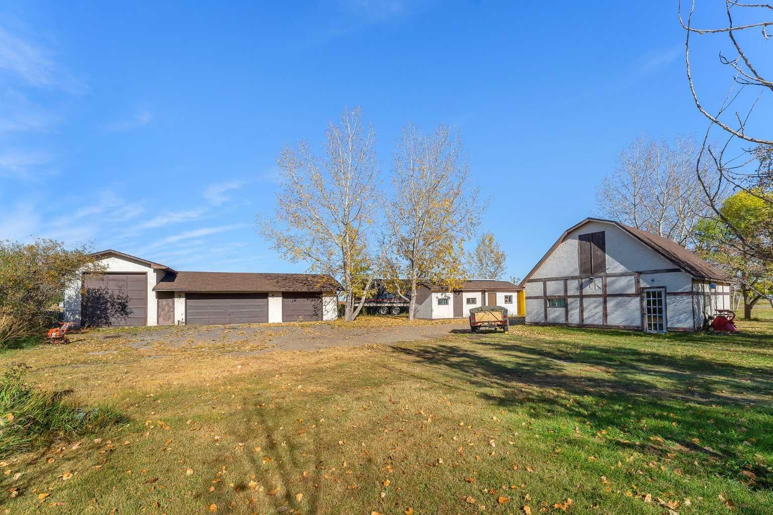 280158 TOWNSHIP ROAD 240 — photo 4