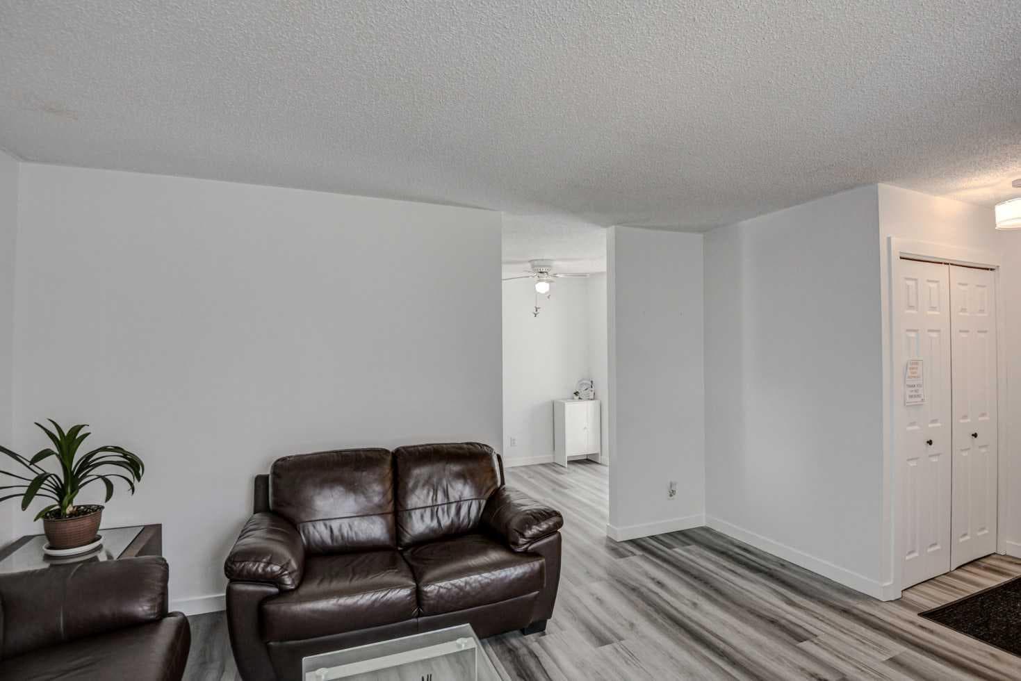 184 Erin Croft Crescent SE — photo 4