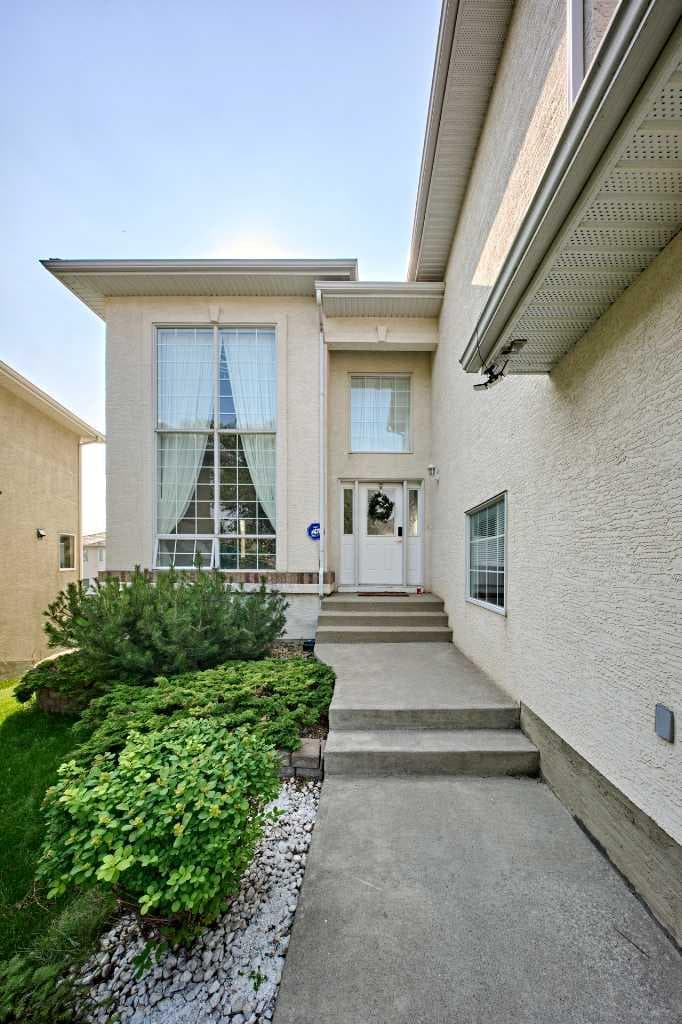 46 Hampstead Manor NW — photo 3
