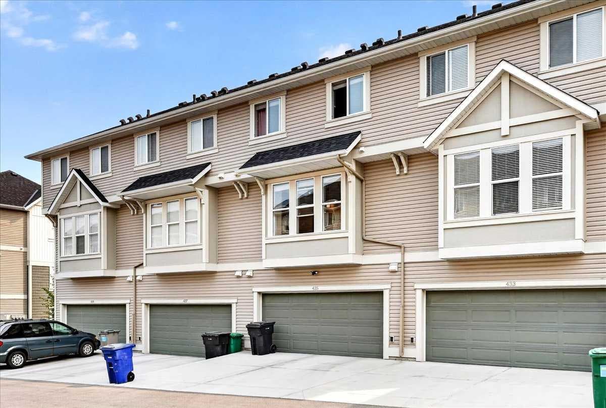 435 South Point Lane SW — photo 3