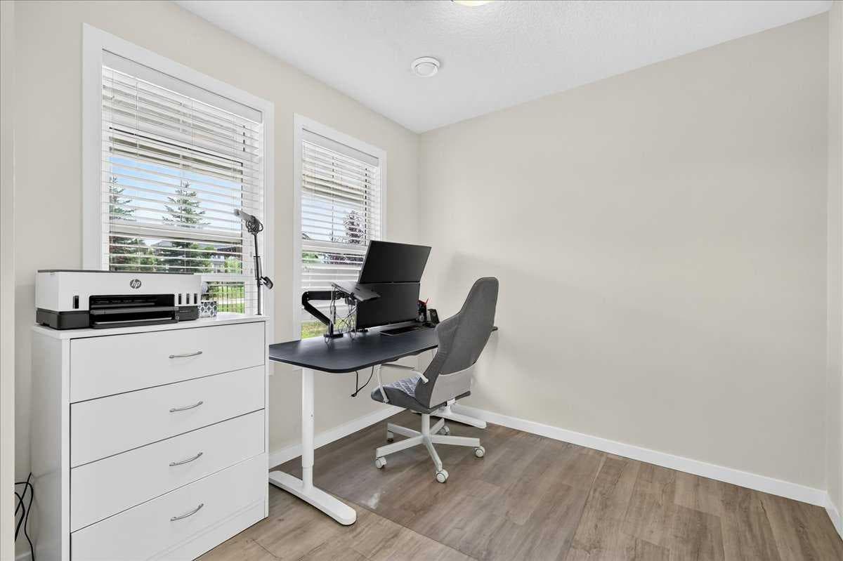 435 South Point Lane SW — photo 5