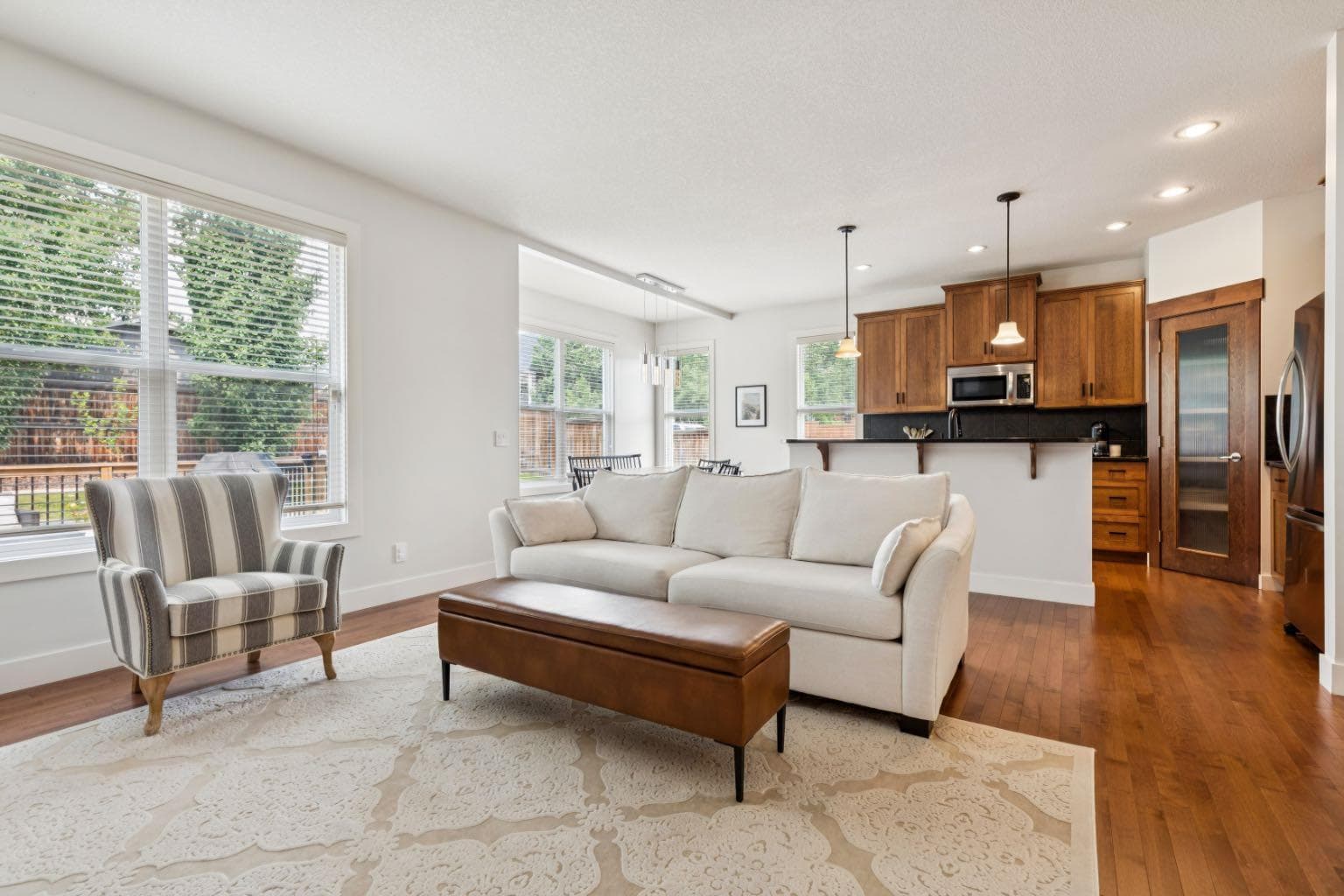 70 Cortina Way SW — photo 3