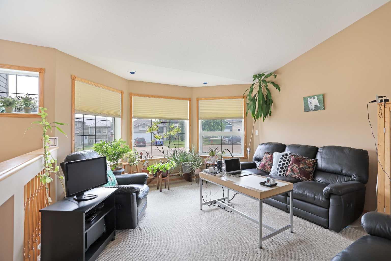 372 Lake Stafford Drive E — photo 5