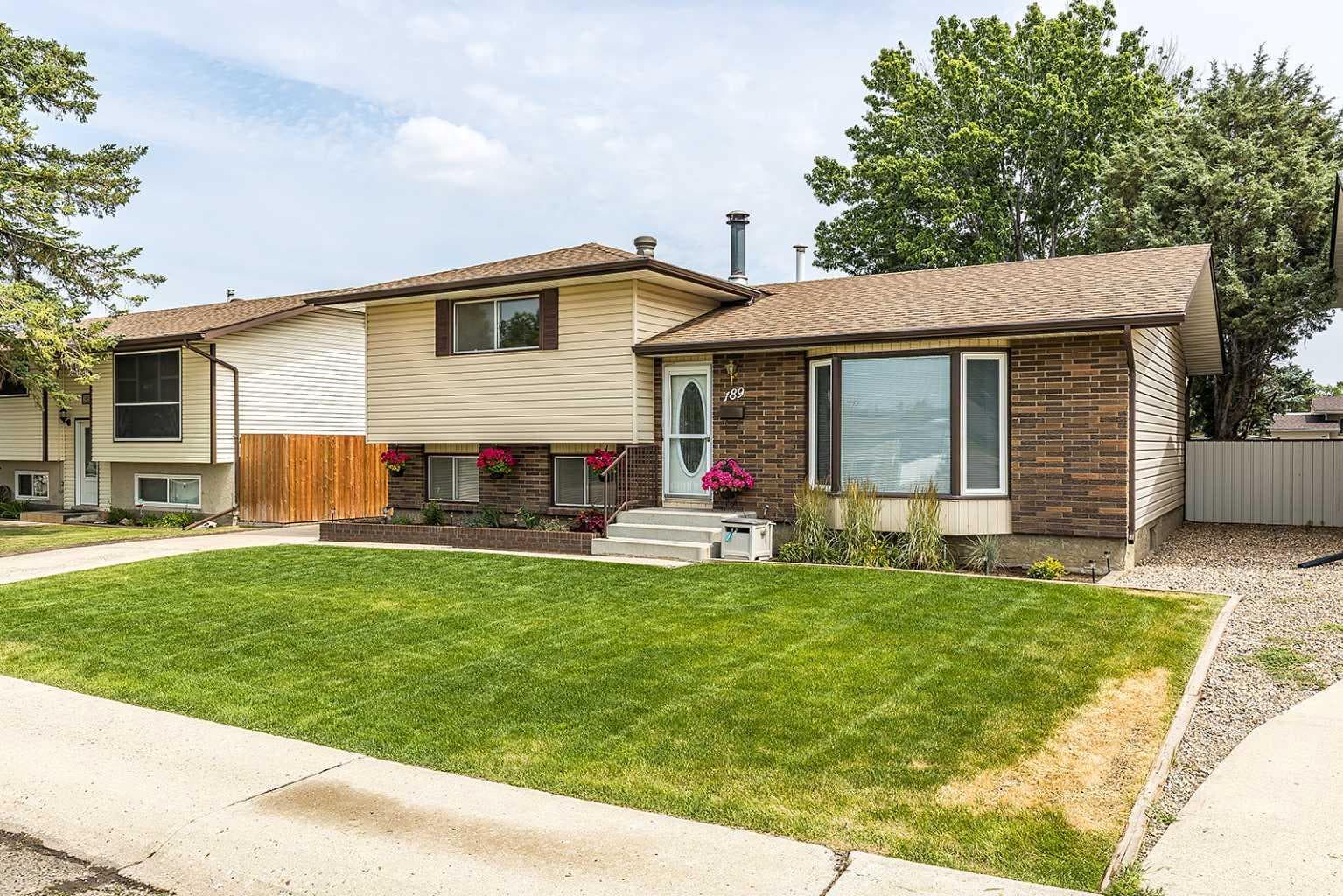 189 Hull Crescent NE — photo 3