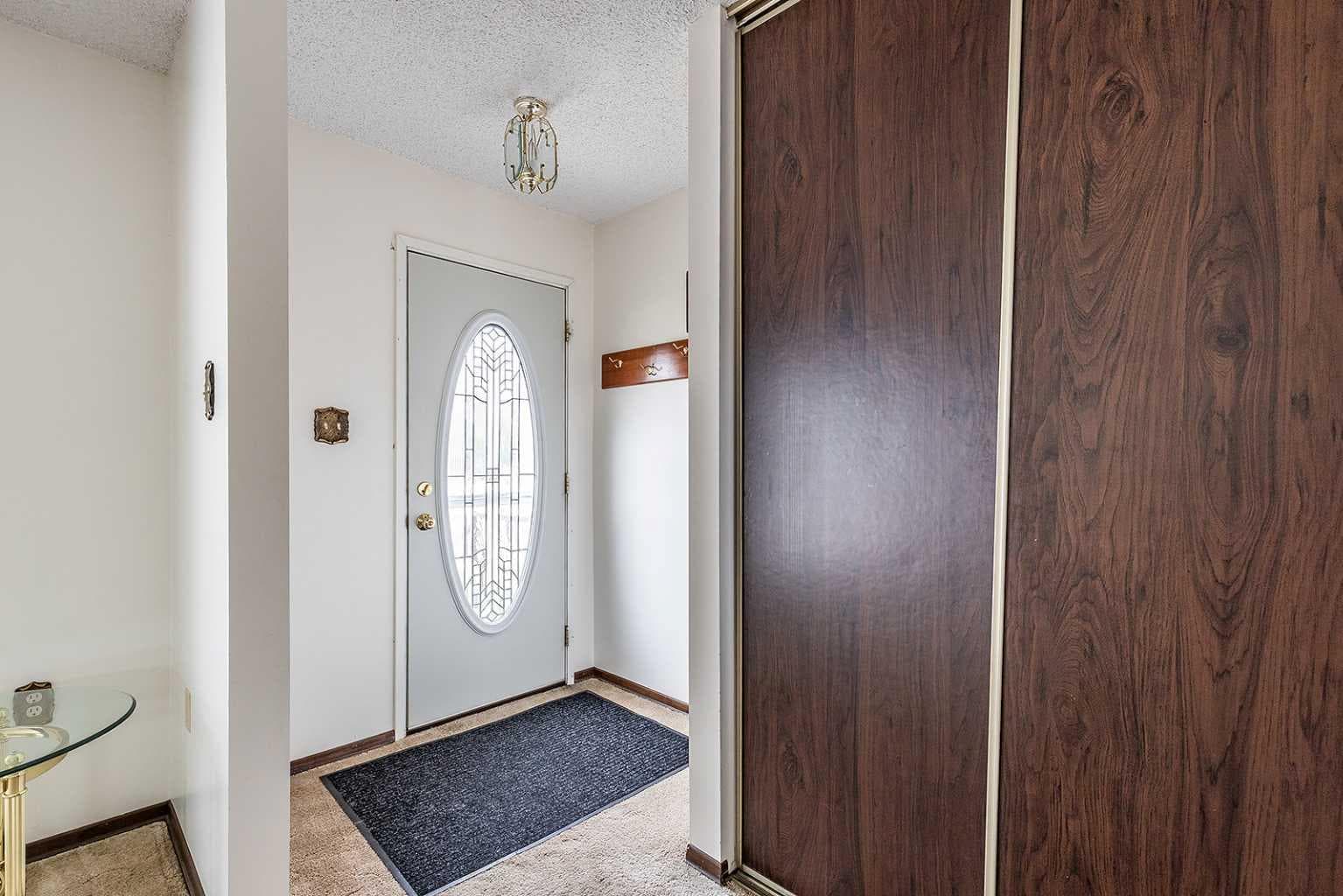 189 Hull Crescent NE — photo 5