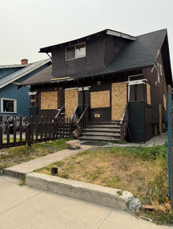 1703 12 Avenue SW — photo 2