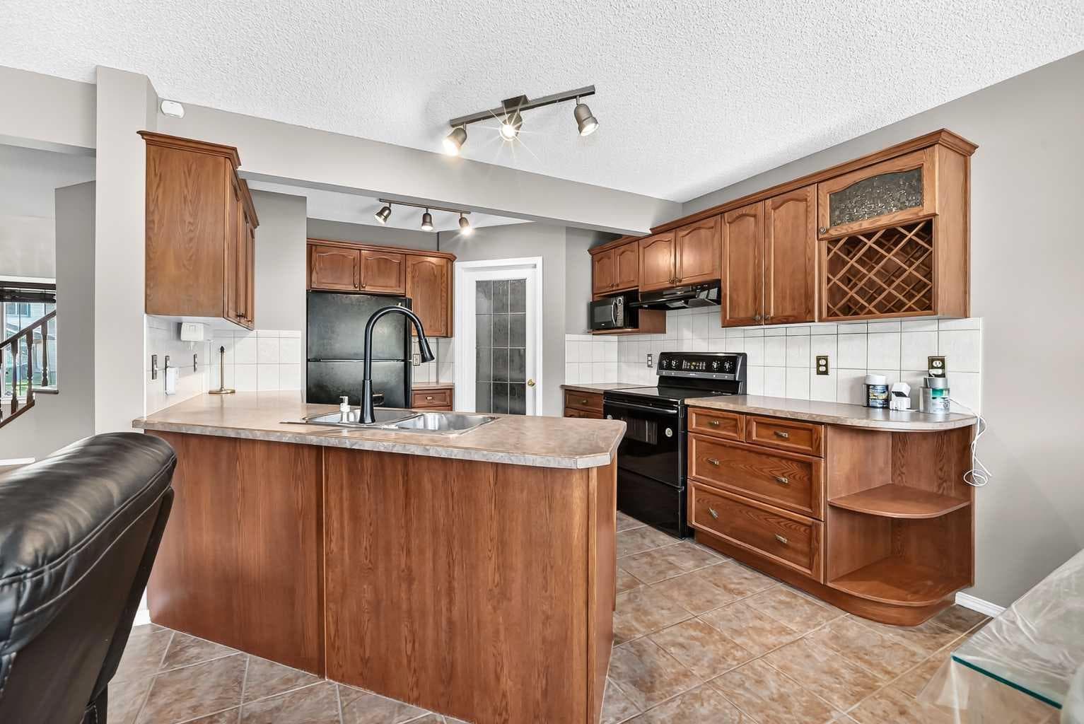 163 Valley Crest Close NW — photo 5