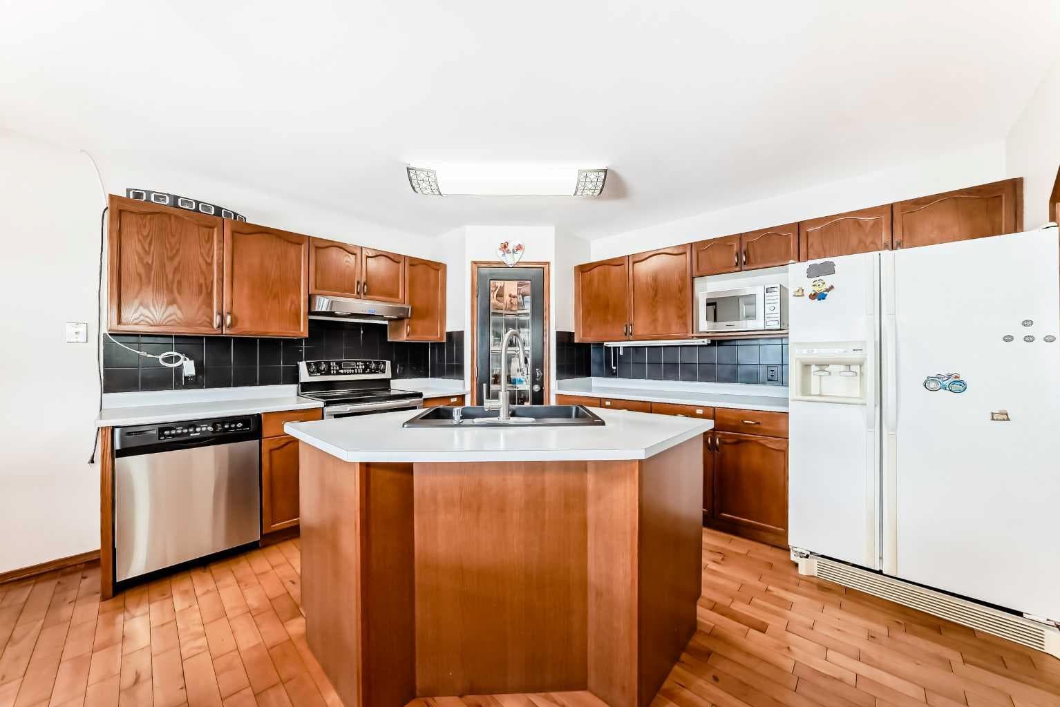 49 Applewood Court SE — photo 2