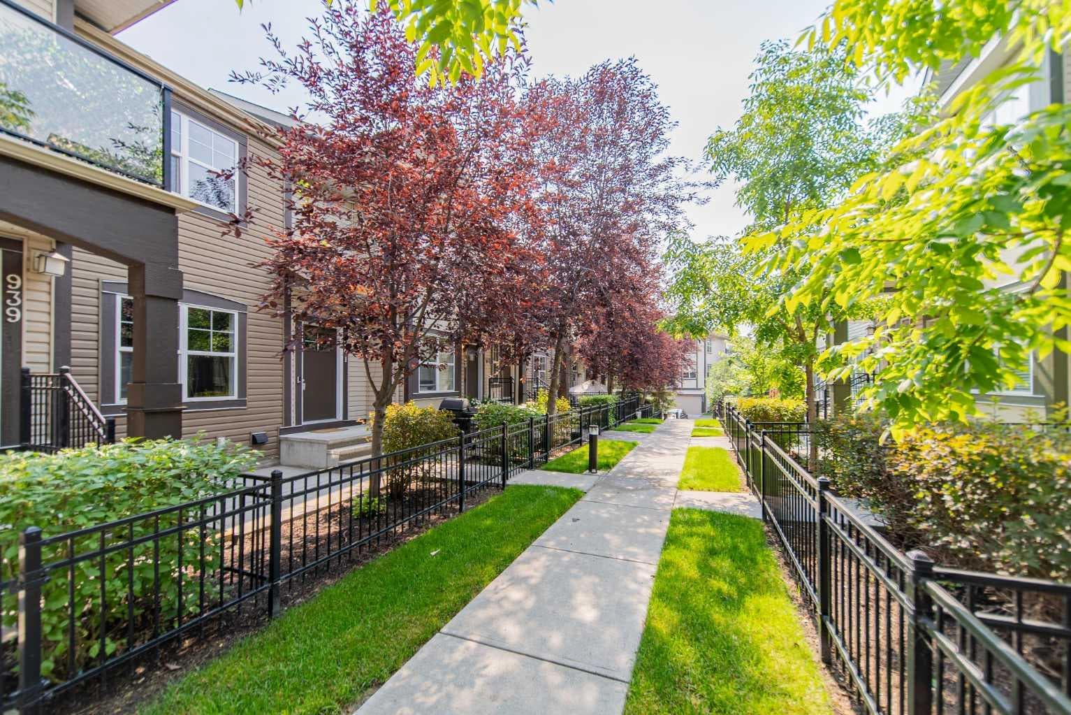 941 Mckenzie Towne Manor SE — photo 2