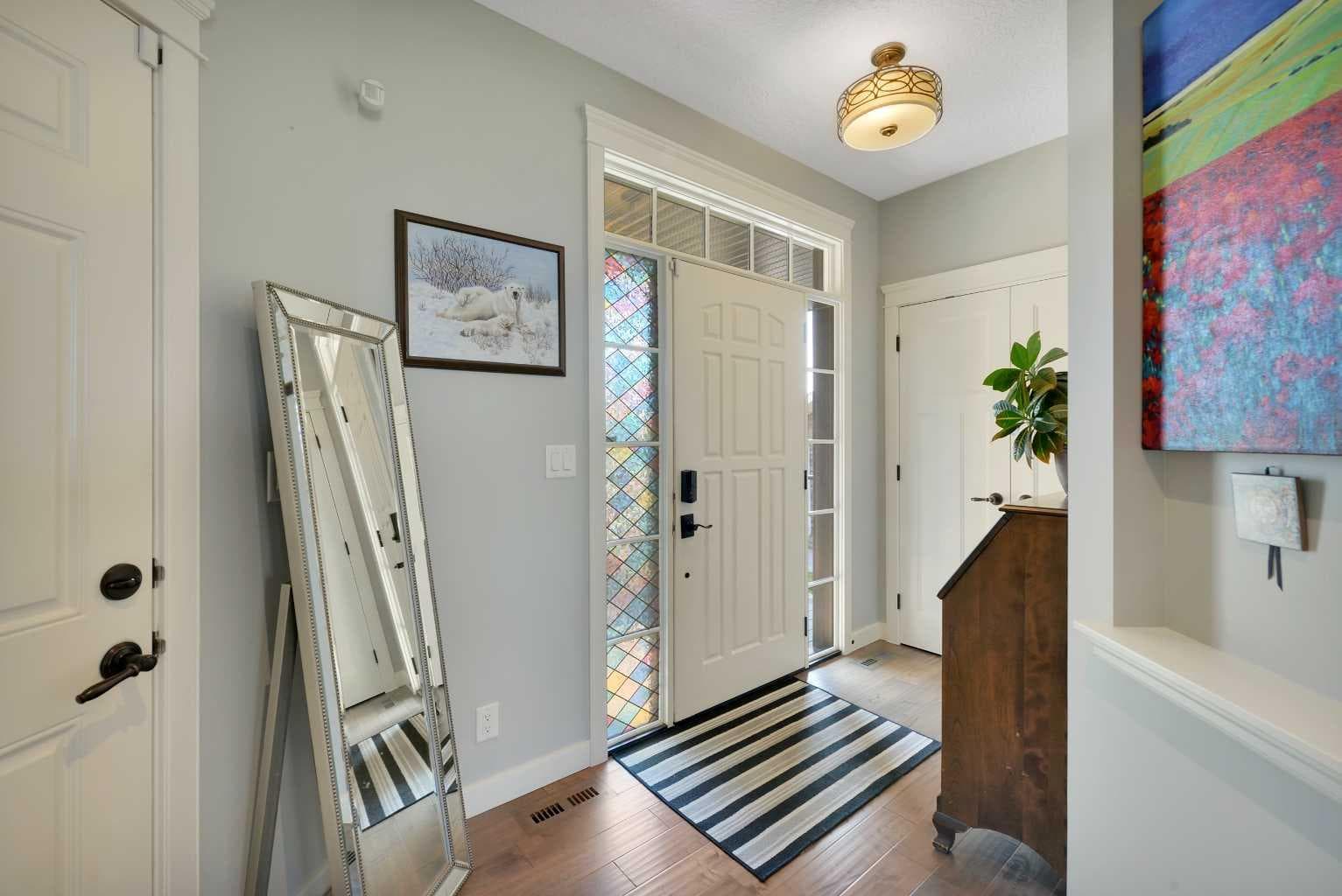 146 Sutherland Close — photo 3