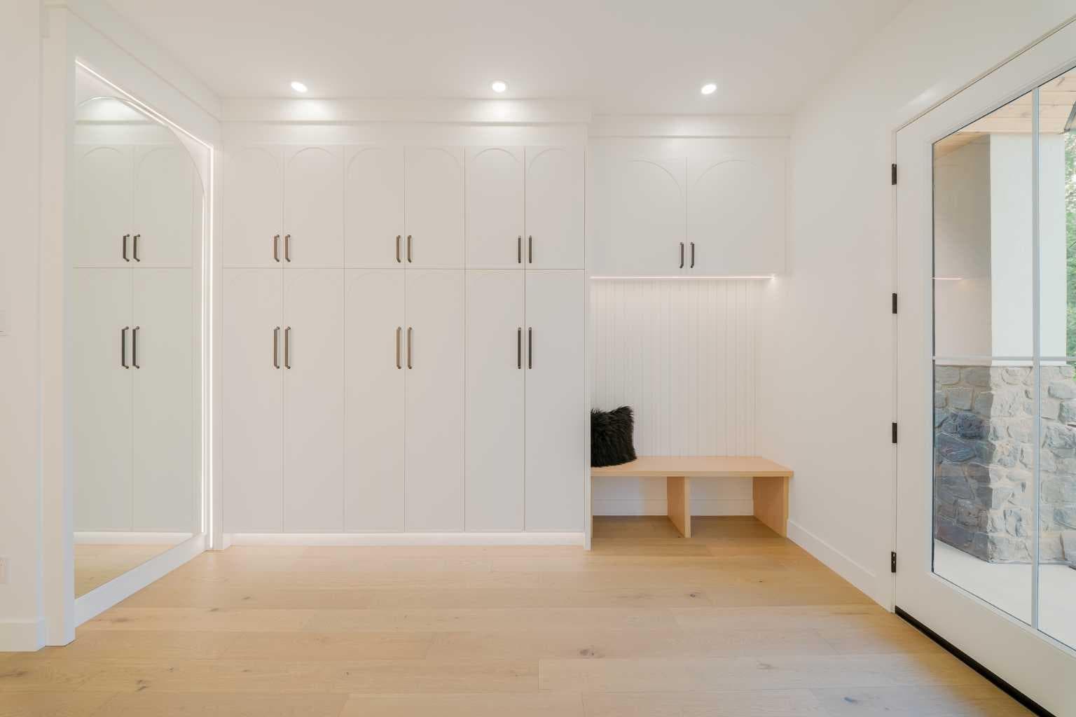 2207 Victoria Crescent NW — photo 3