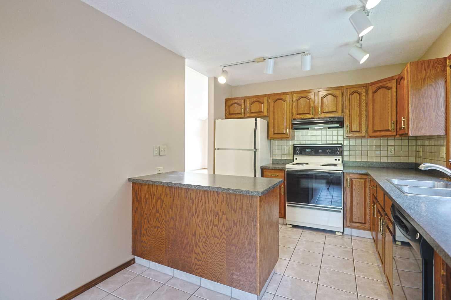 52 Edgeland Road NW — photo 3