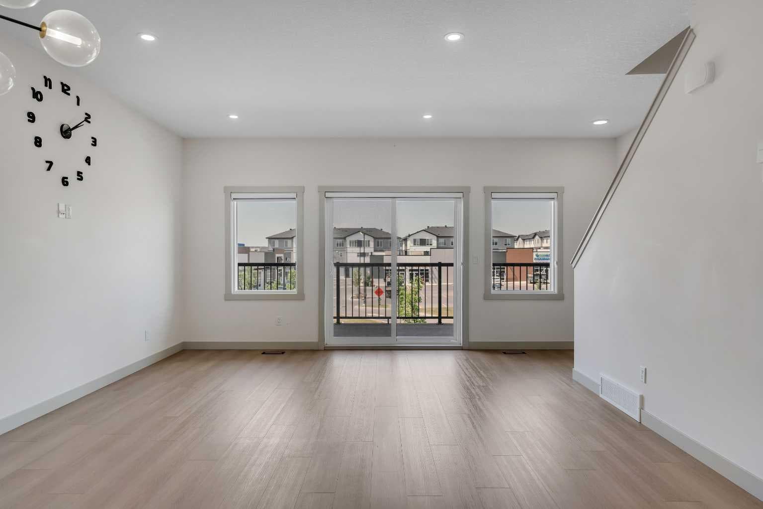414 Corner Meadows Square NE — photo 2