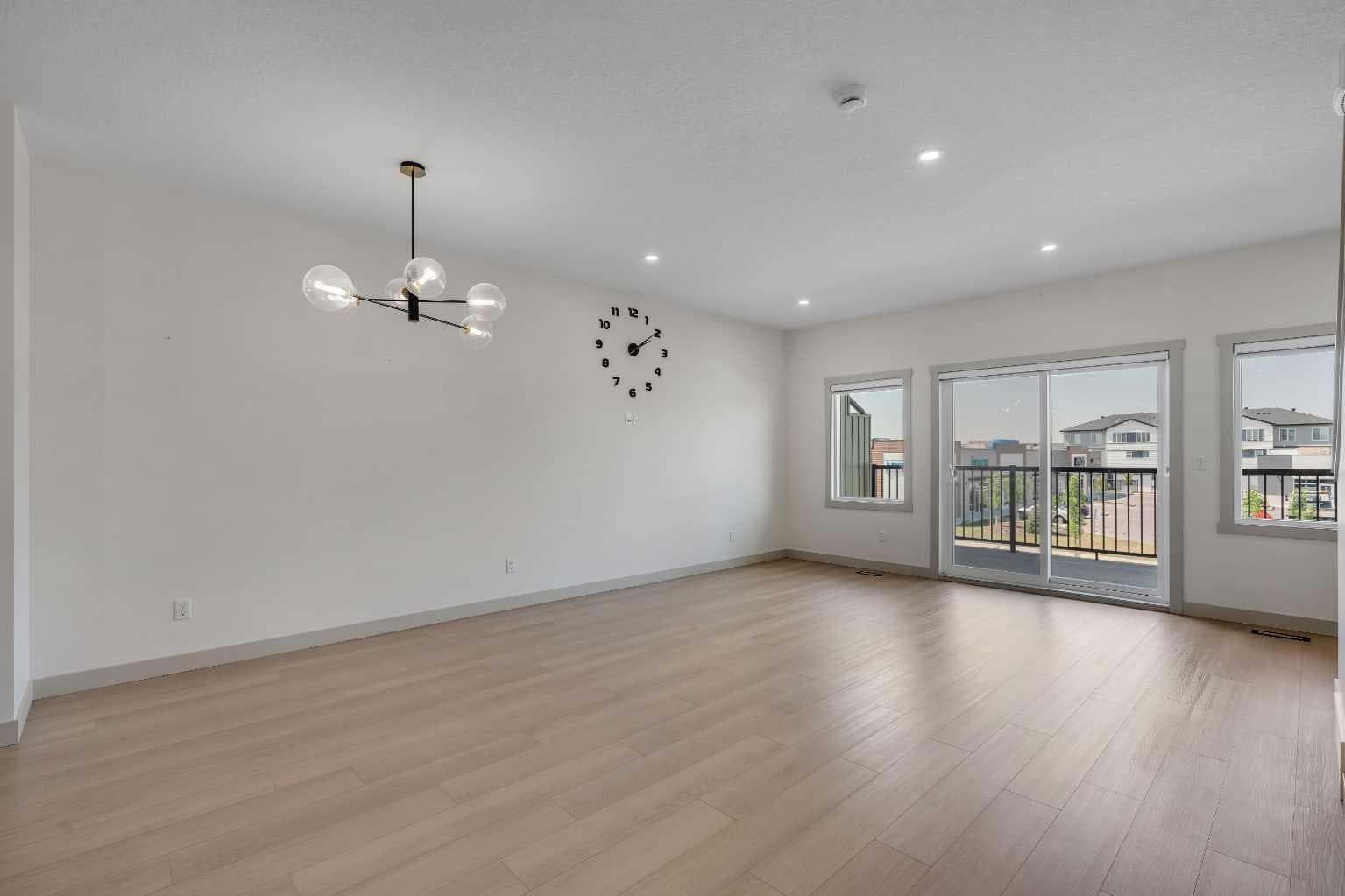 414 Corner Meadows Square NE — photo 3