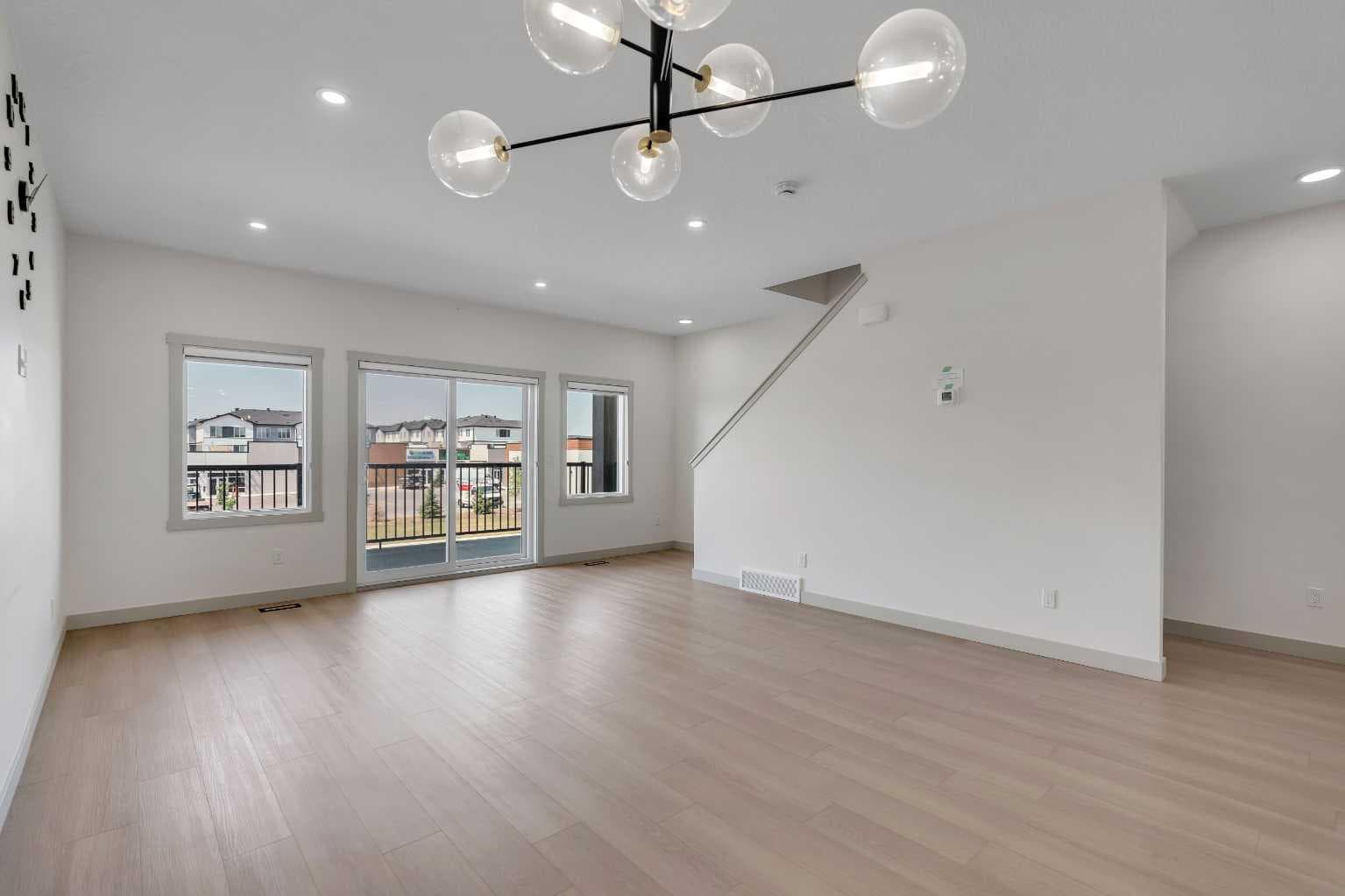414 Corner Meadows Square NE — photo 4