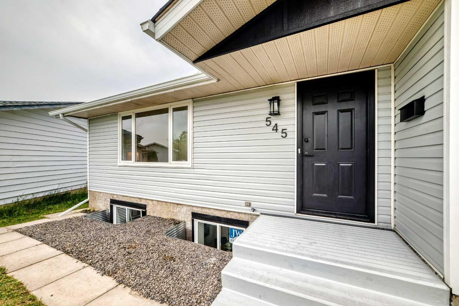 545 Madeira Drive NE — photo 2