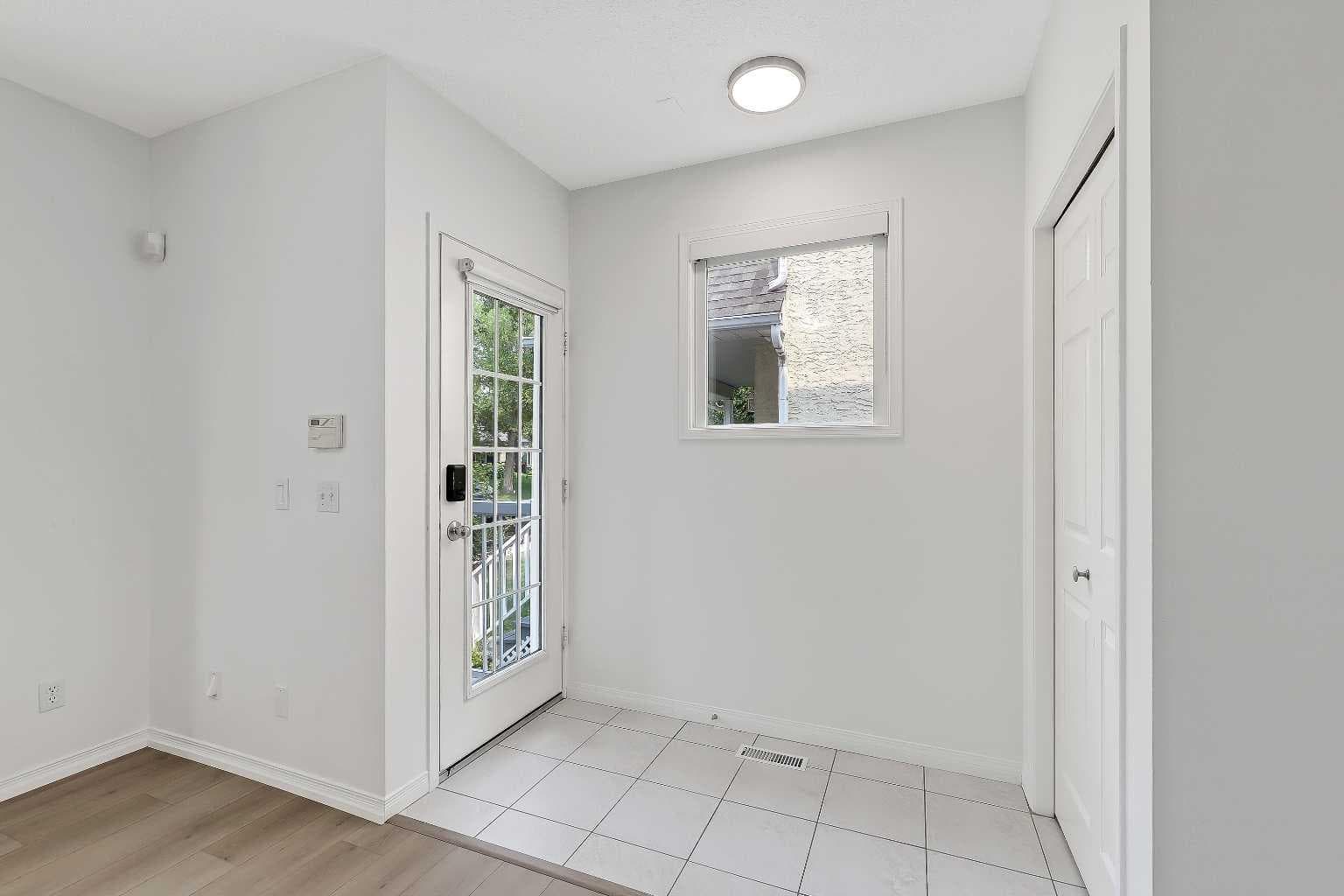 2622 24A Street SW — photo 3
