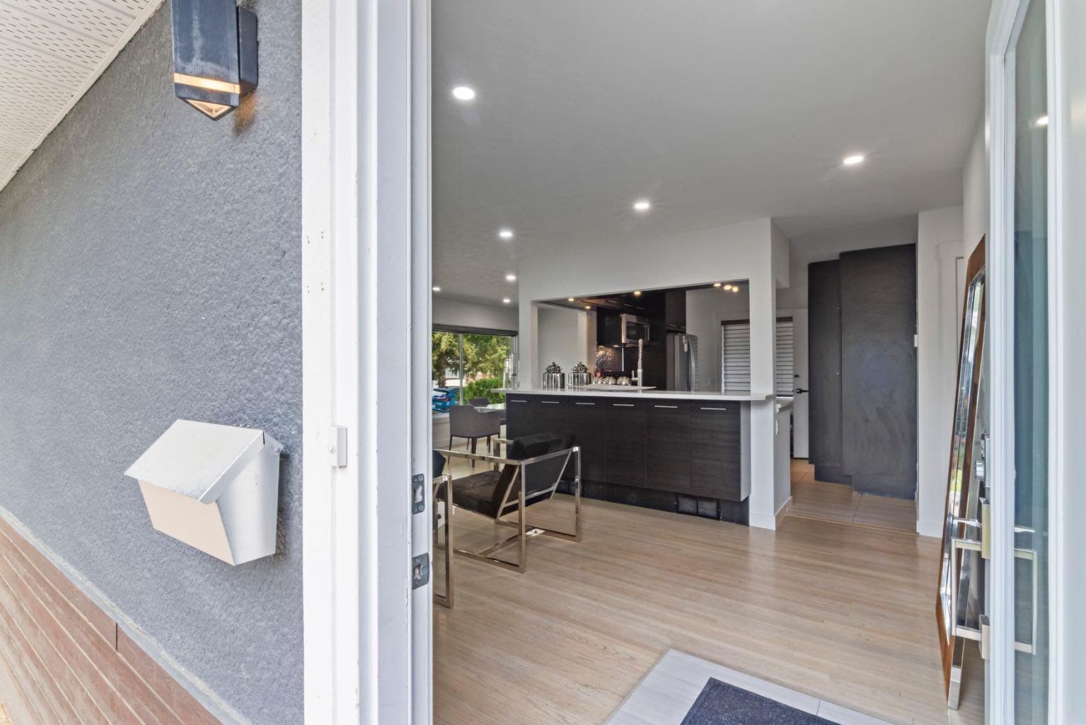 38 Westwood Drive SW — photo 3