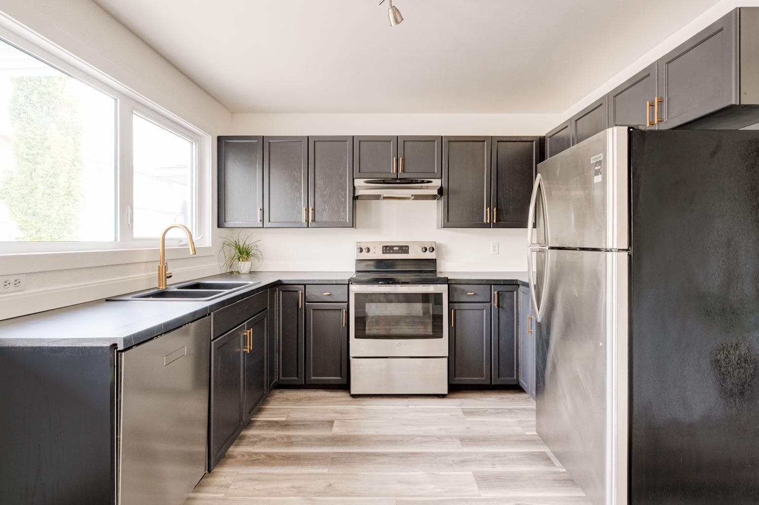 322 Killarney Glen Court SW — photo 4