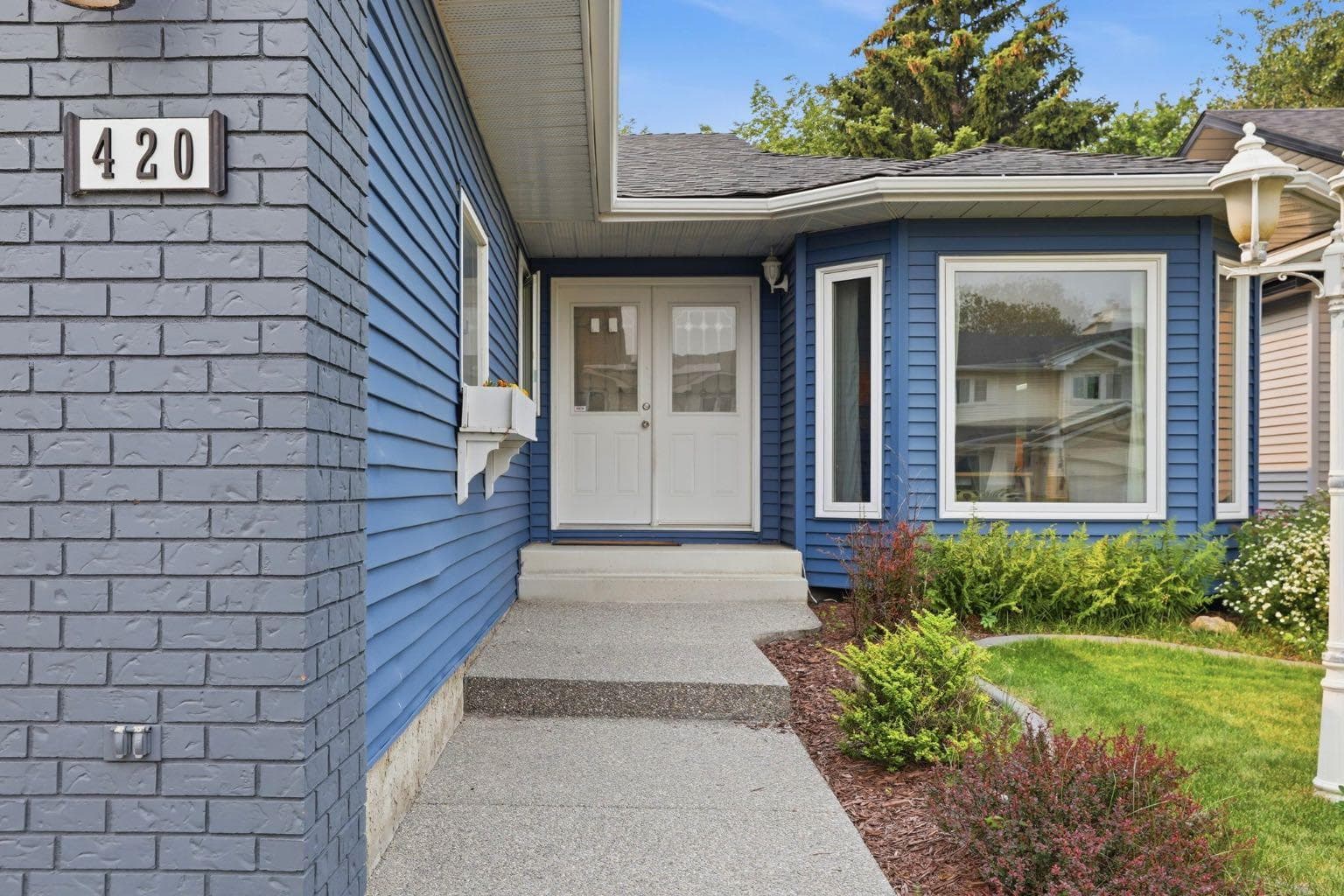 420 Douglasbank Court SE — photo 3