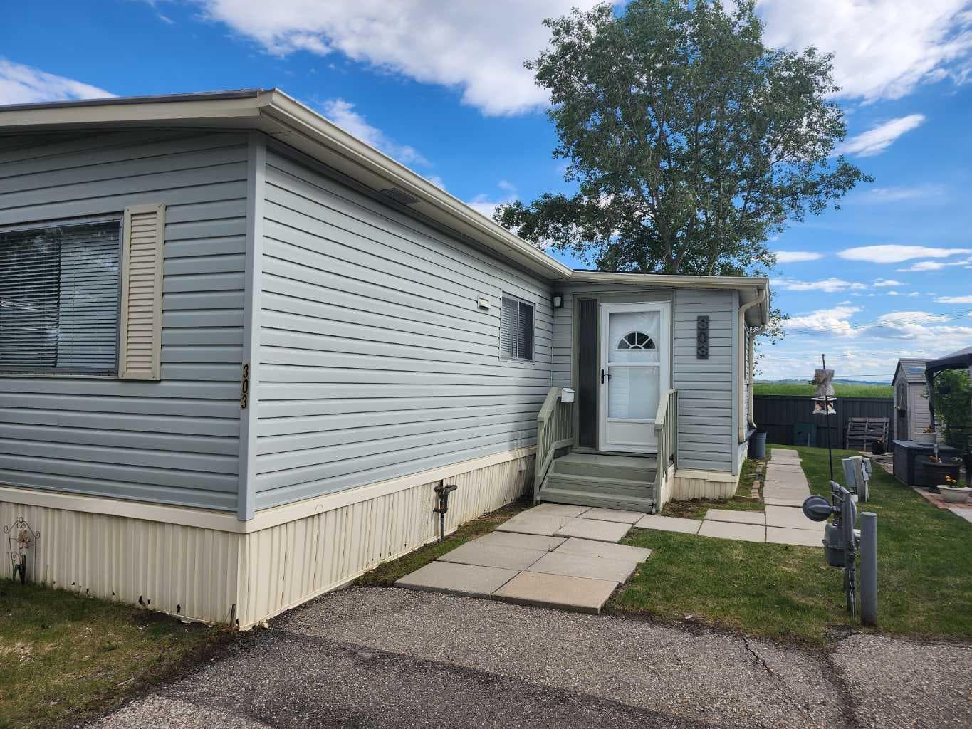 303, 99 Arbour Lake Road NW — photo 2