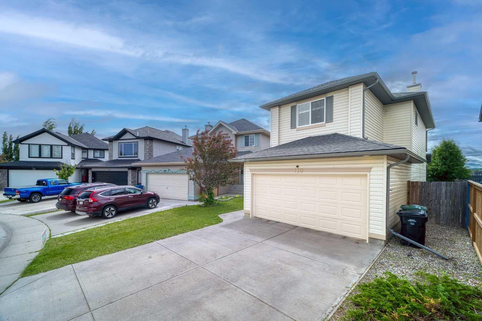 130 Somerglen Way SW — photo 5