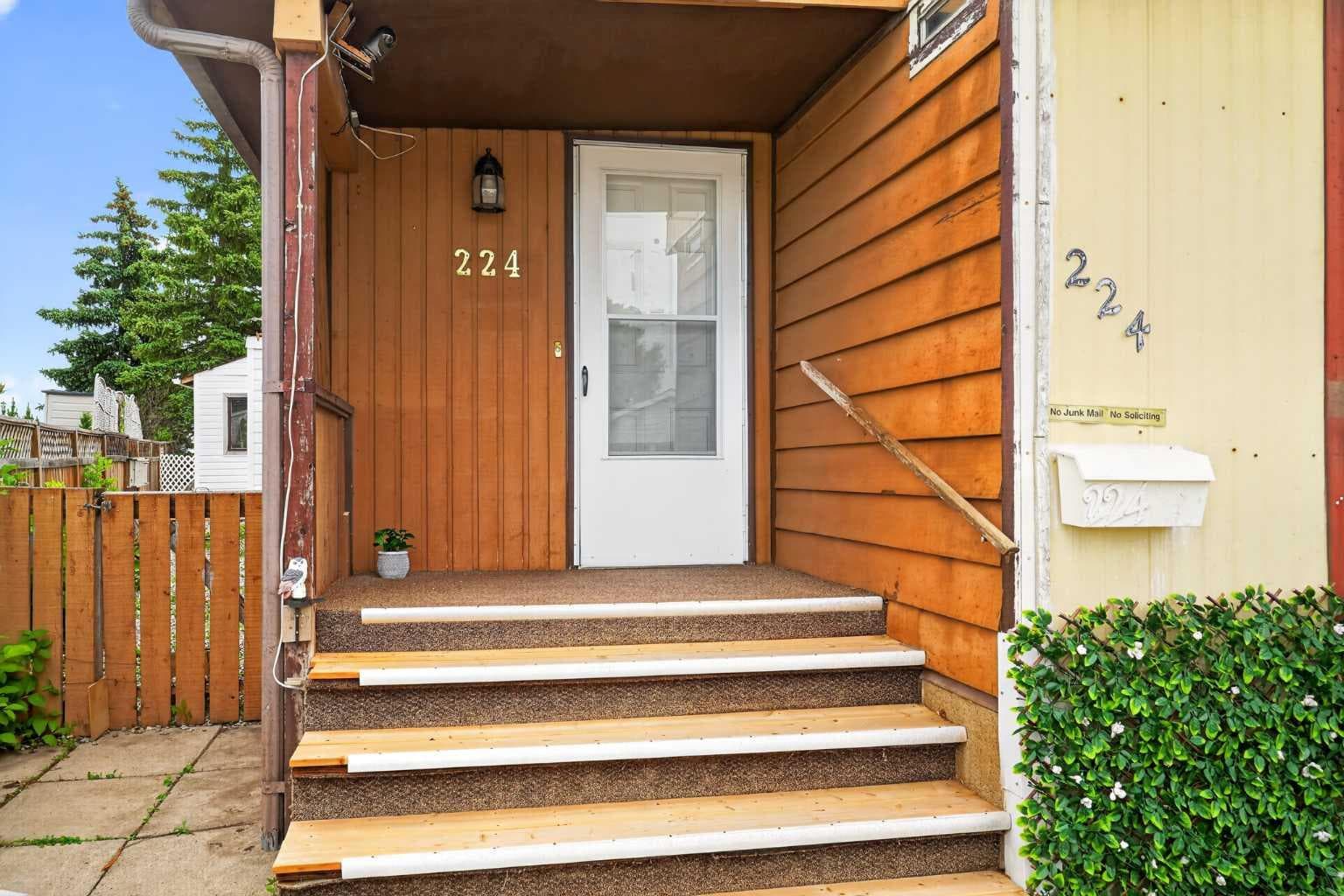 224 Huntwell Road NE — photo 3