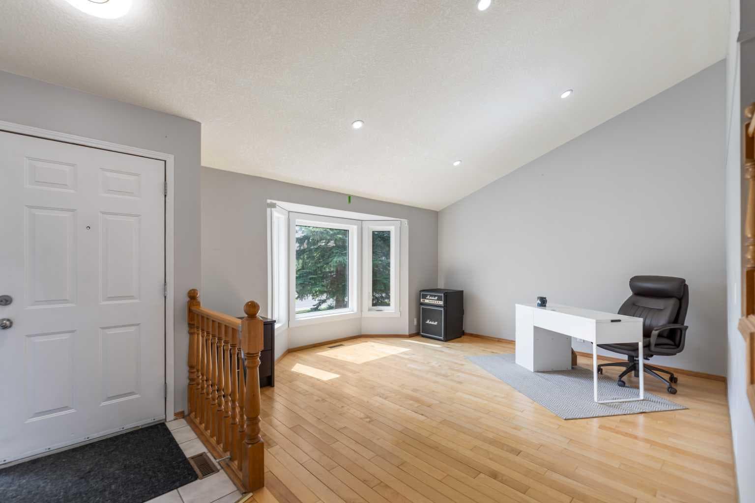 226 Sandstone Drive NW — photo 4