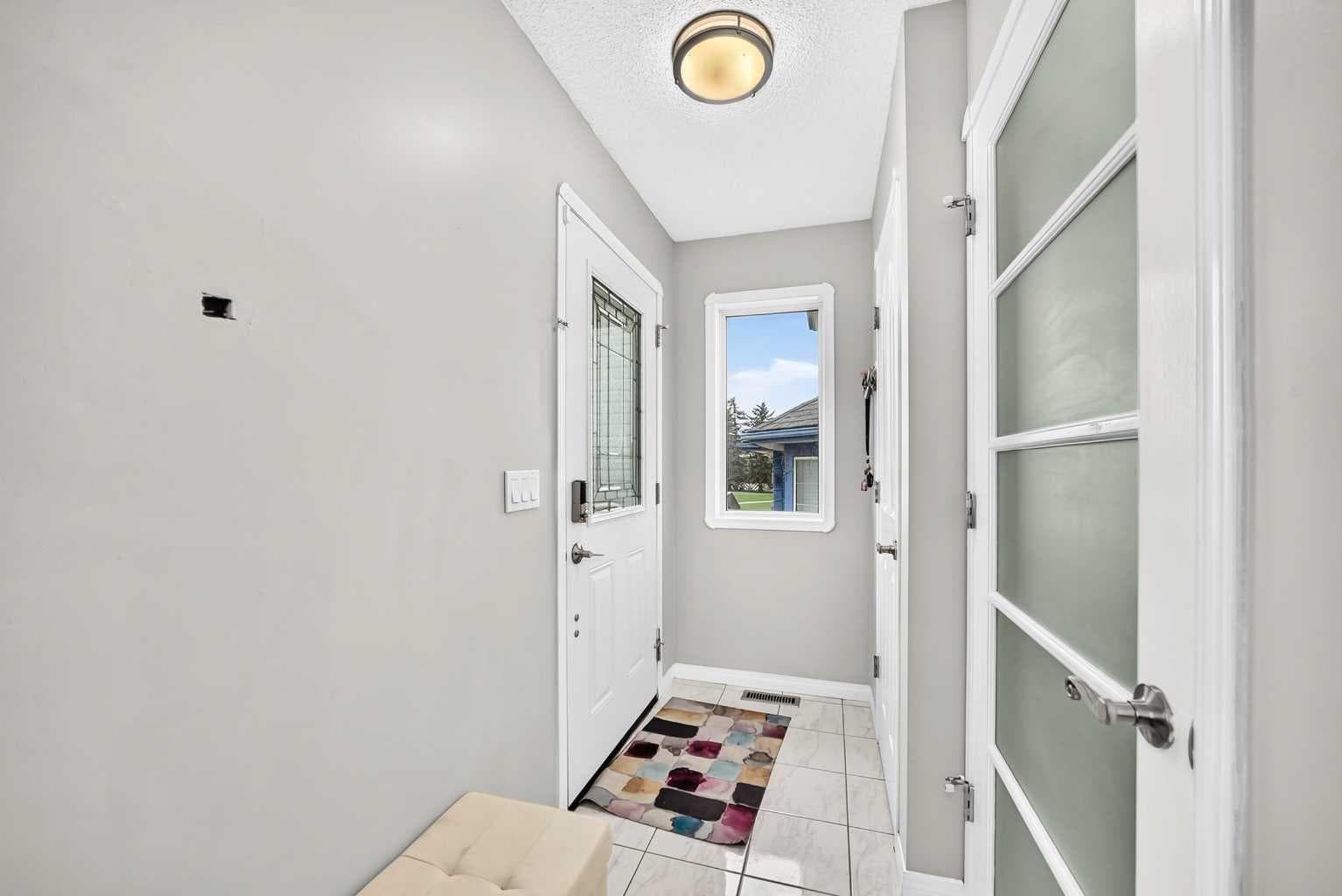 125 Appleburn Close SE — photo 2