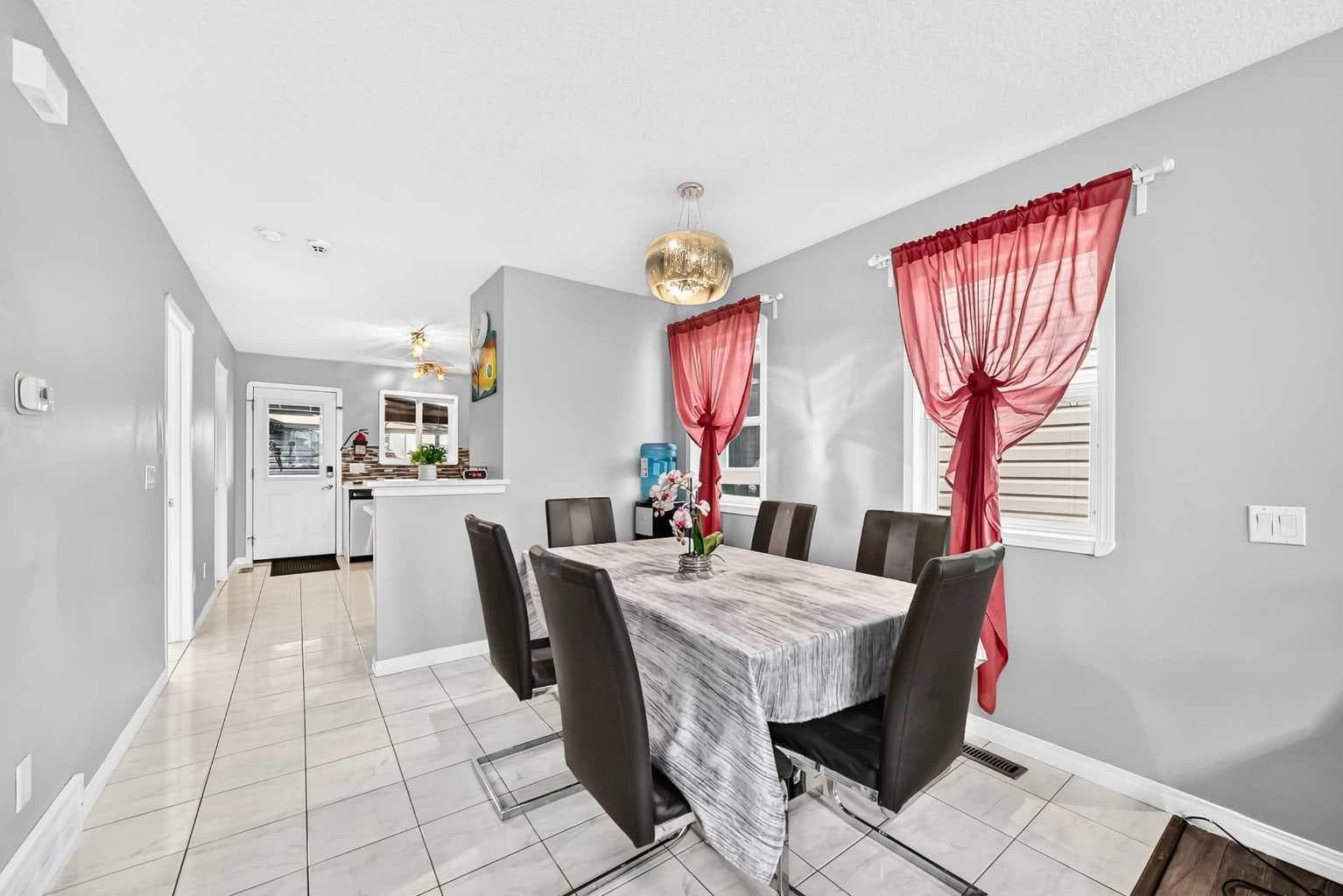 125 Appleburn Close SE — photo 4
