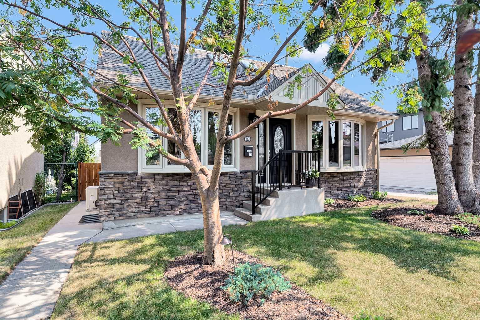 1420 32 Street SW — photo 1