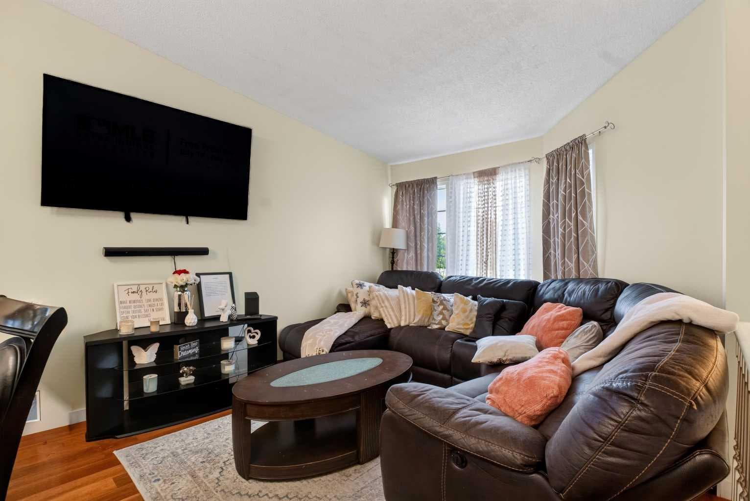 403 Shawinigan Drive SW — photo 4