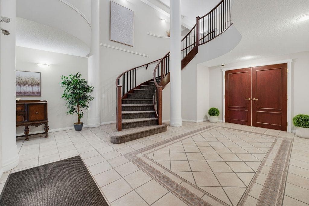 205, 4835 Dalhousie Drive NW — photo 3