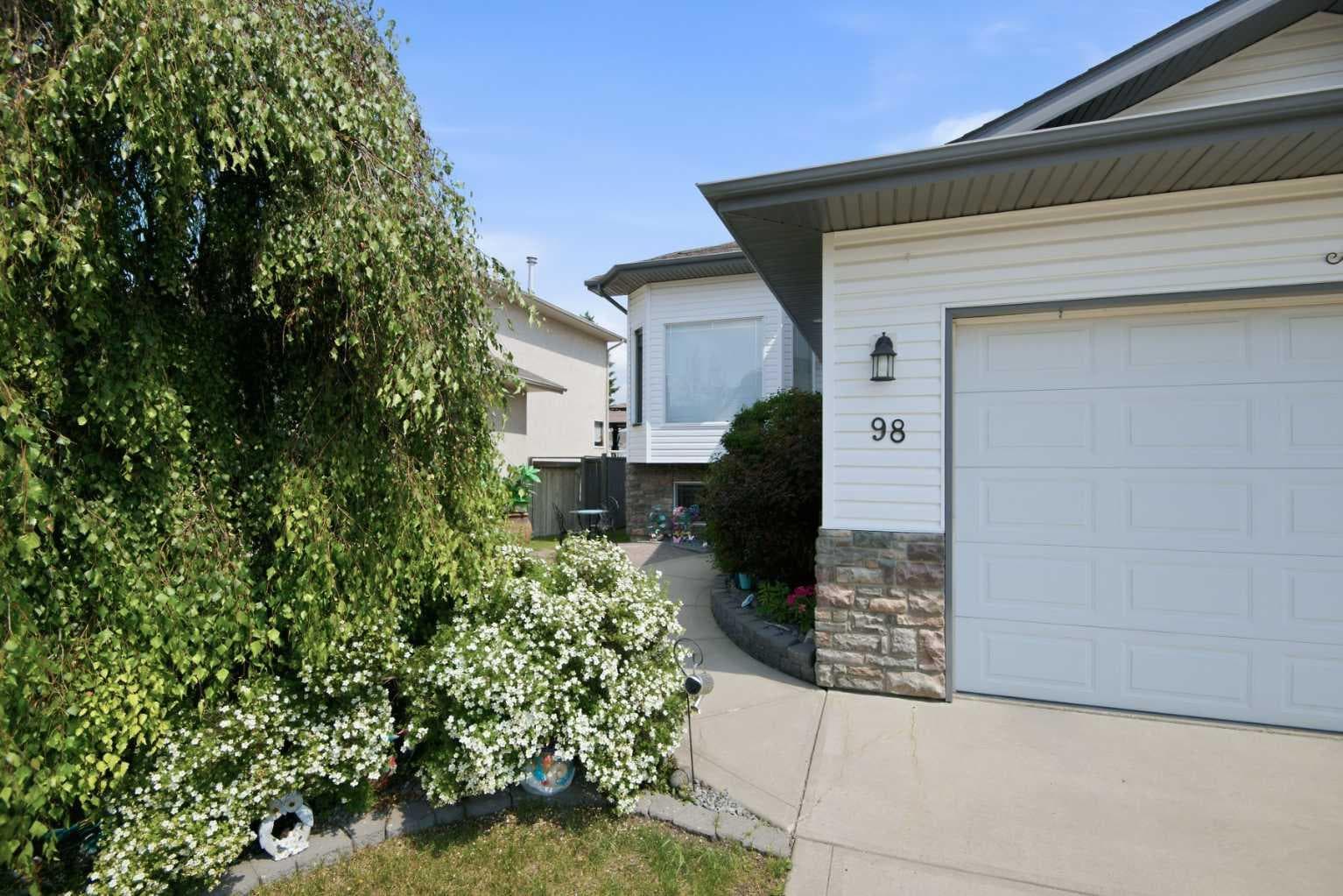 98 Duval Crescent — photo 2