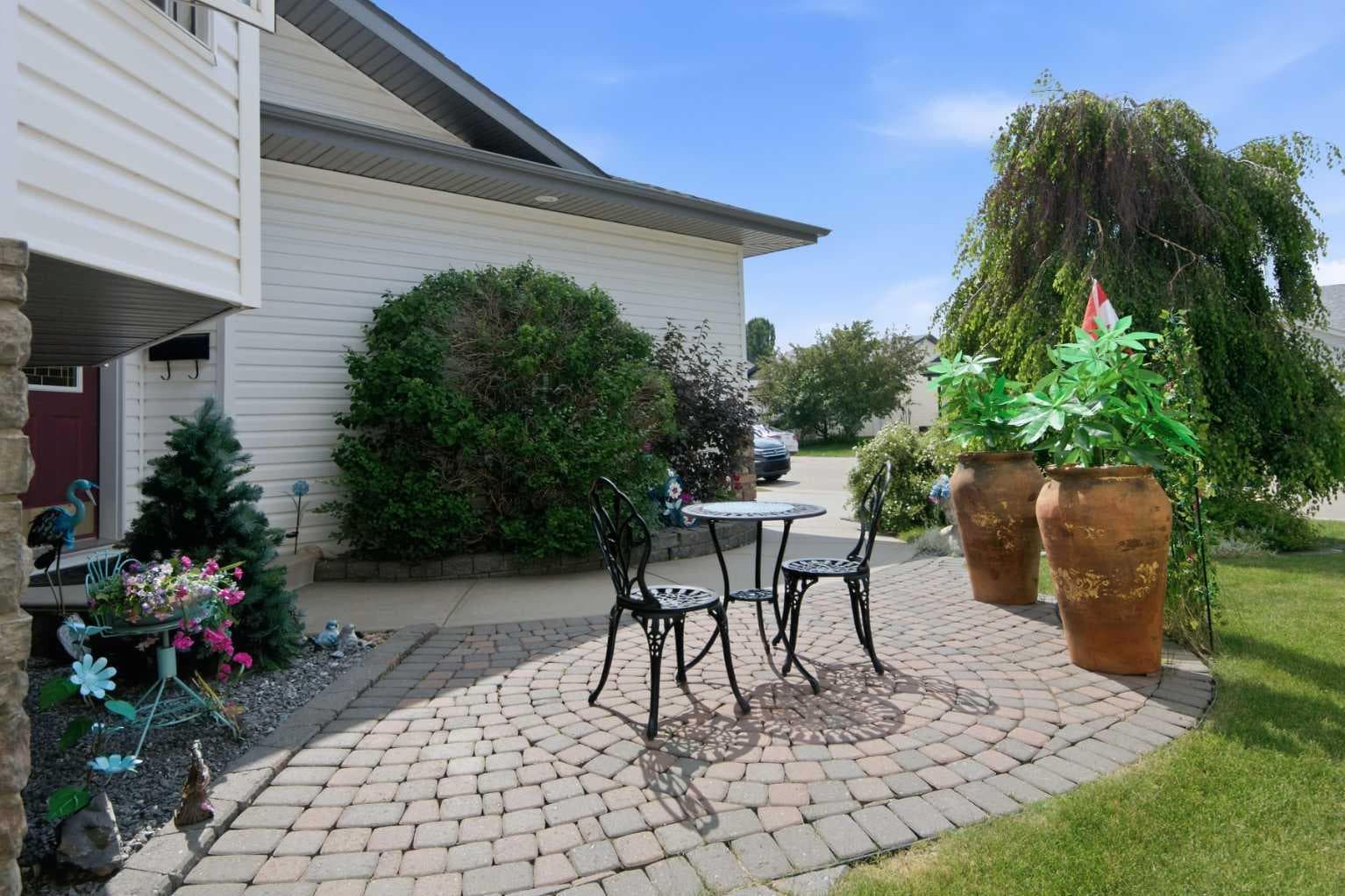 98 Duval Crescent — photo 4